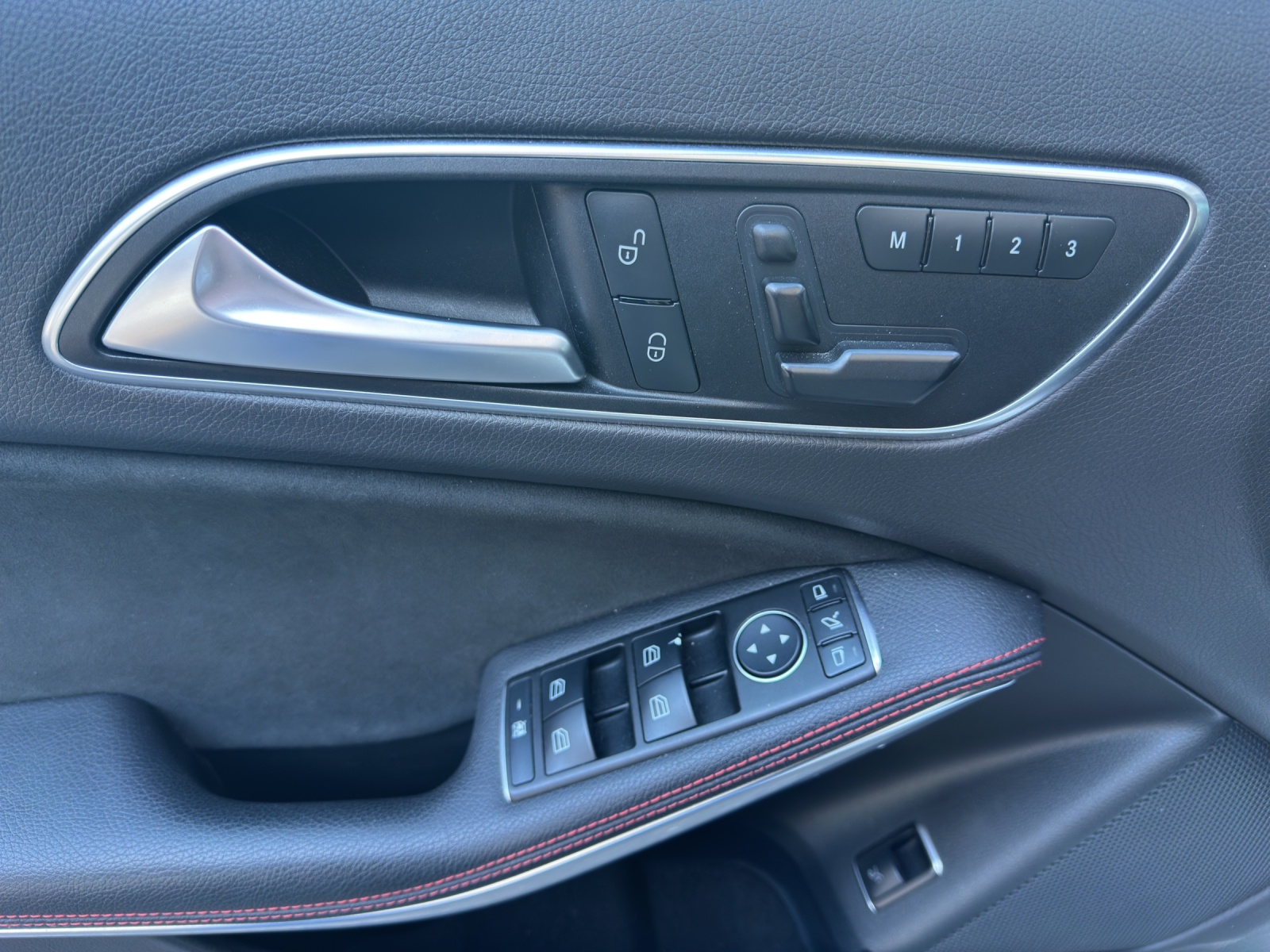 MERCEDES-BENZ GLA 45 AMG 4Matic 7G-DCT-image-5
