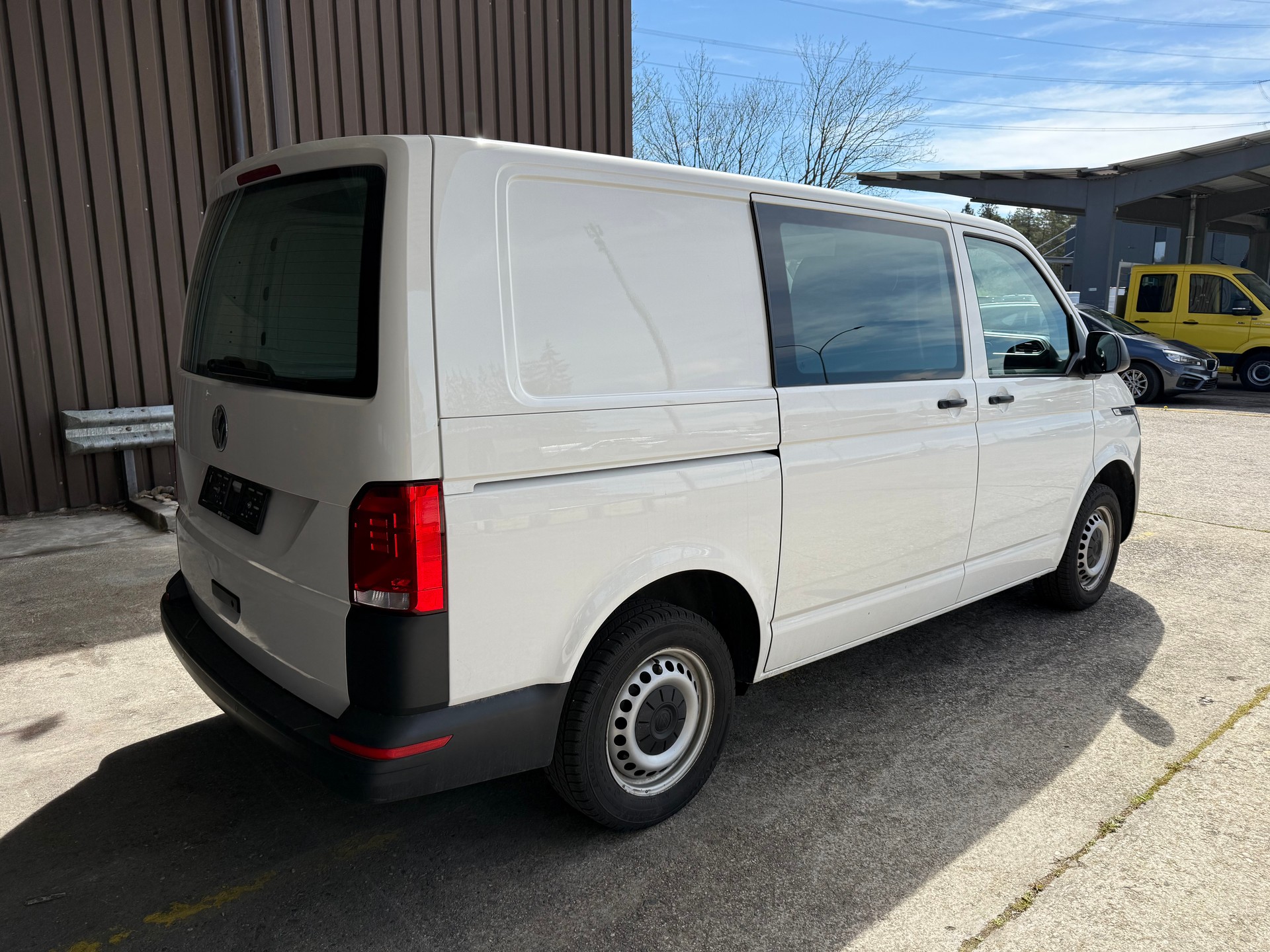 VW T6.1 2.0 TDI 4Motion DSG-image-4