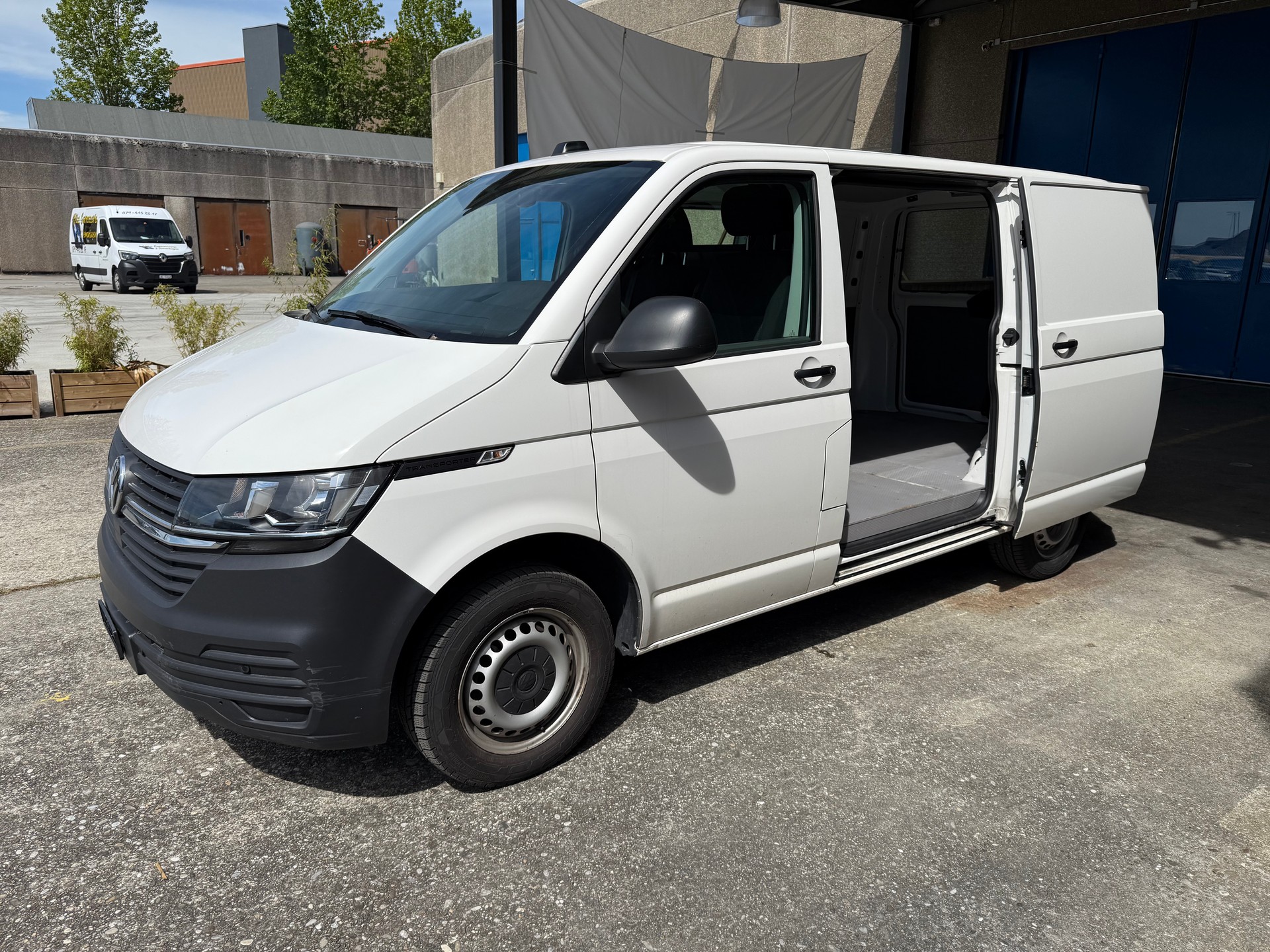 VW T6.1 2.0 TDI 4Motion DSG-image-2
