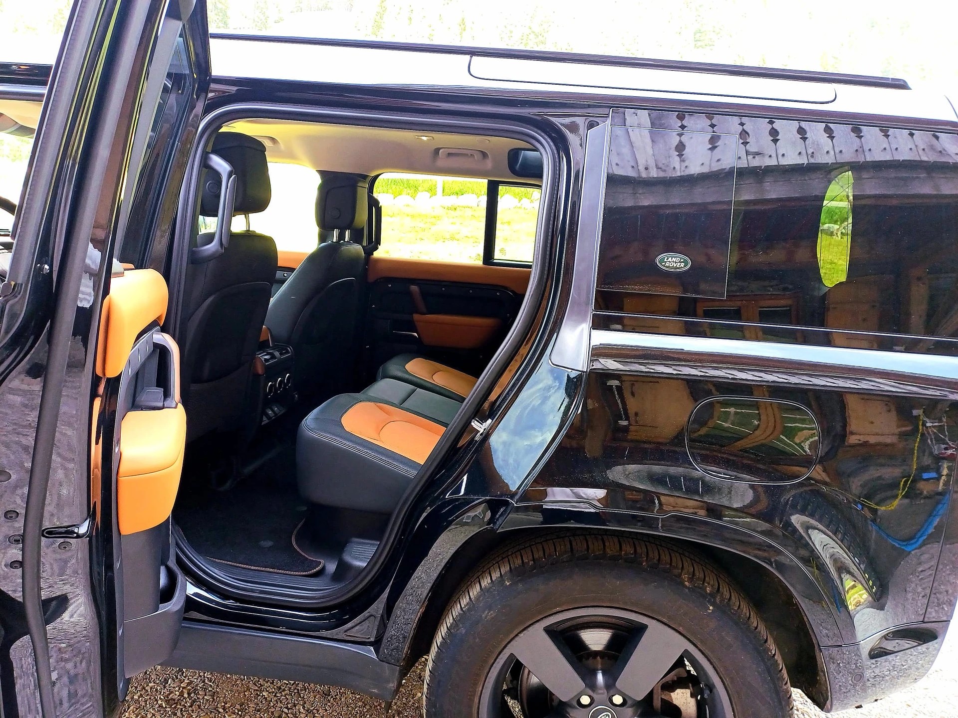 LAND ROVER Defender 110 P400e Si4 PHEV X-Dynamic HSE AT8-image-6