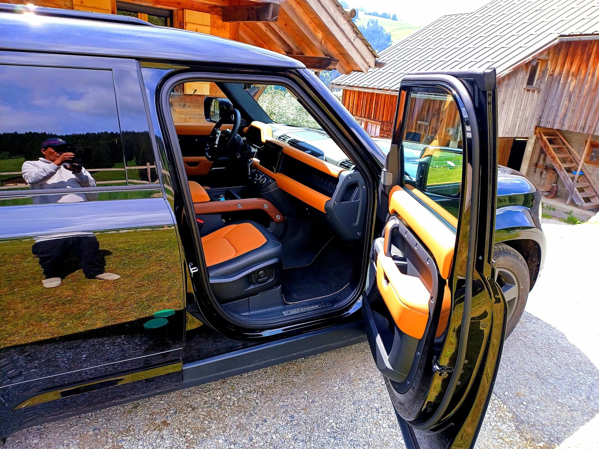 LAND ROVER Defender 110 P400e Si4 PHEV X-Dynamic HSE AT8-image-5