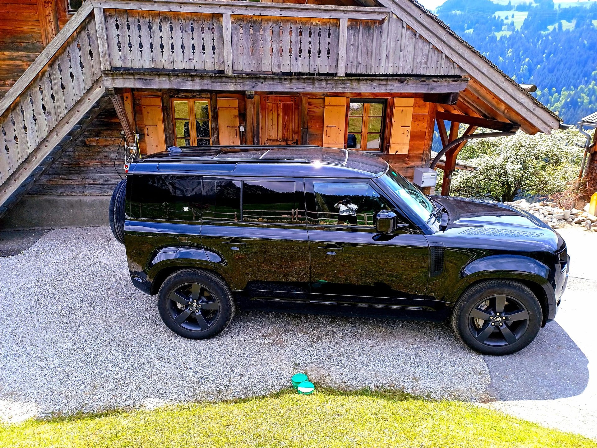 LAND ROVER Defender 110 P400e Si4 PHEV X-Dynamic HSE AT8-image-3