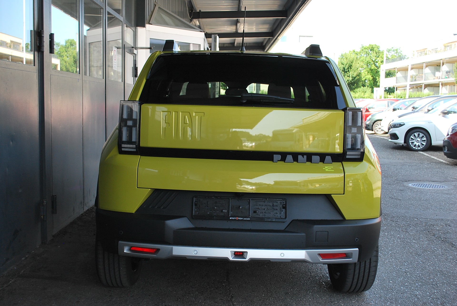 FIAT Grande Panda Elektro La Prima-image-4