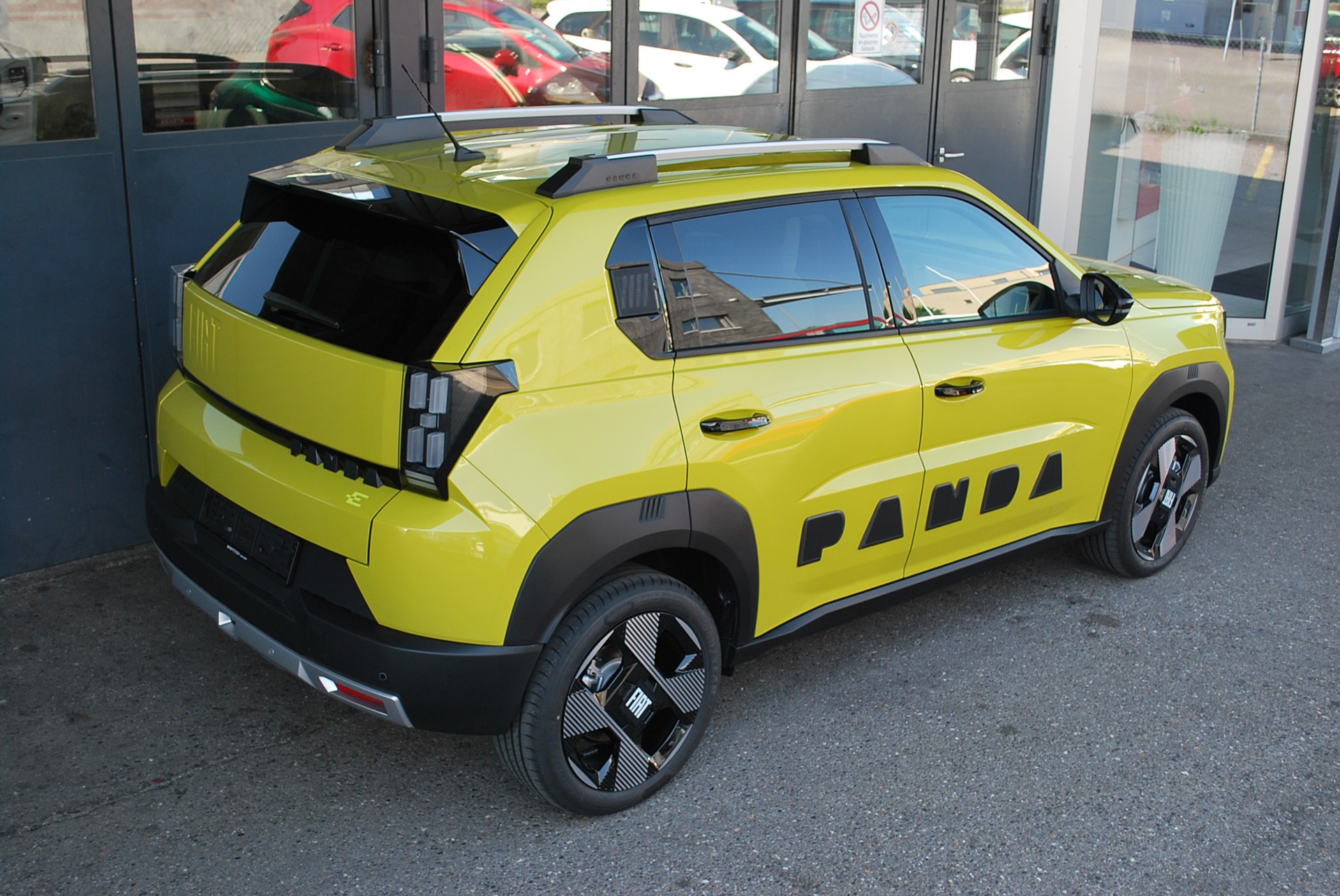 FIAT Grande Panda Elektro La Prima-image-5