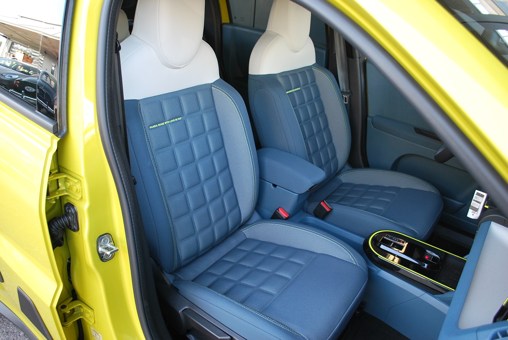 FIAT Grande Panda Elektro La Prima-image-8