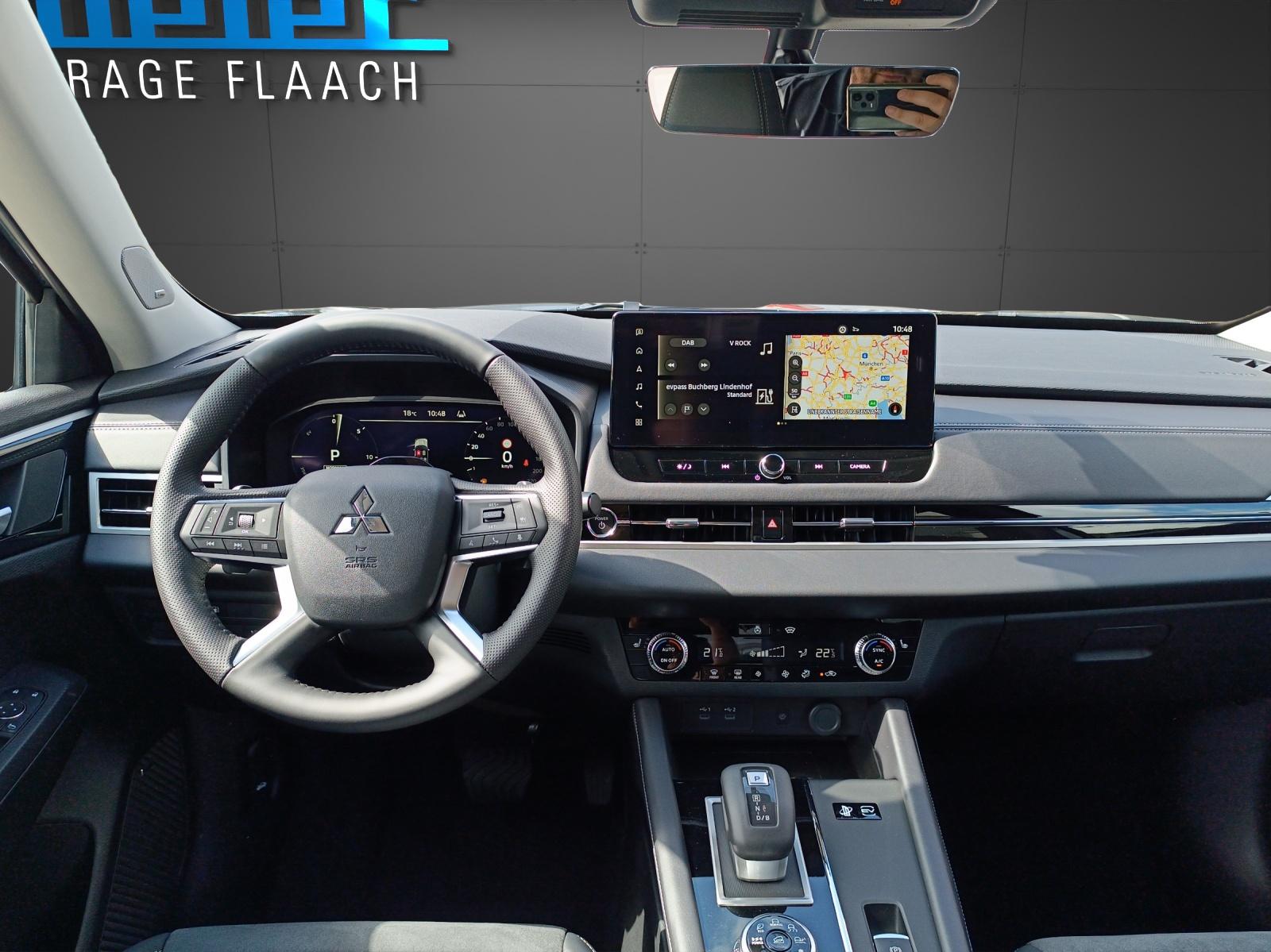 MITSUBISHI Outlander 2.4 PHEV Intense 4x4-image-11