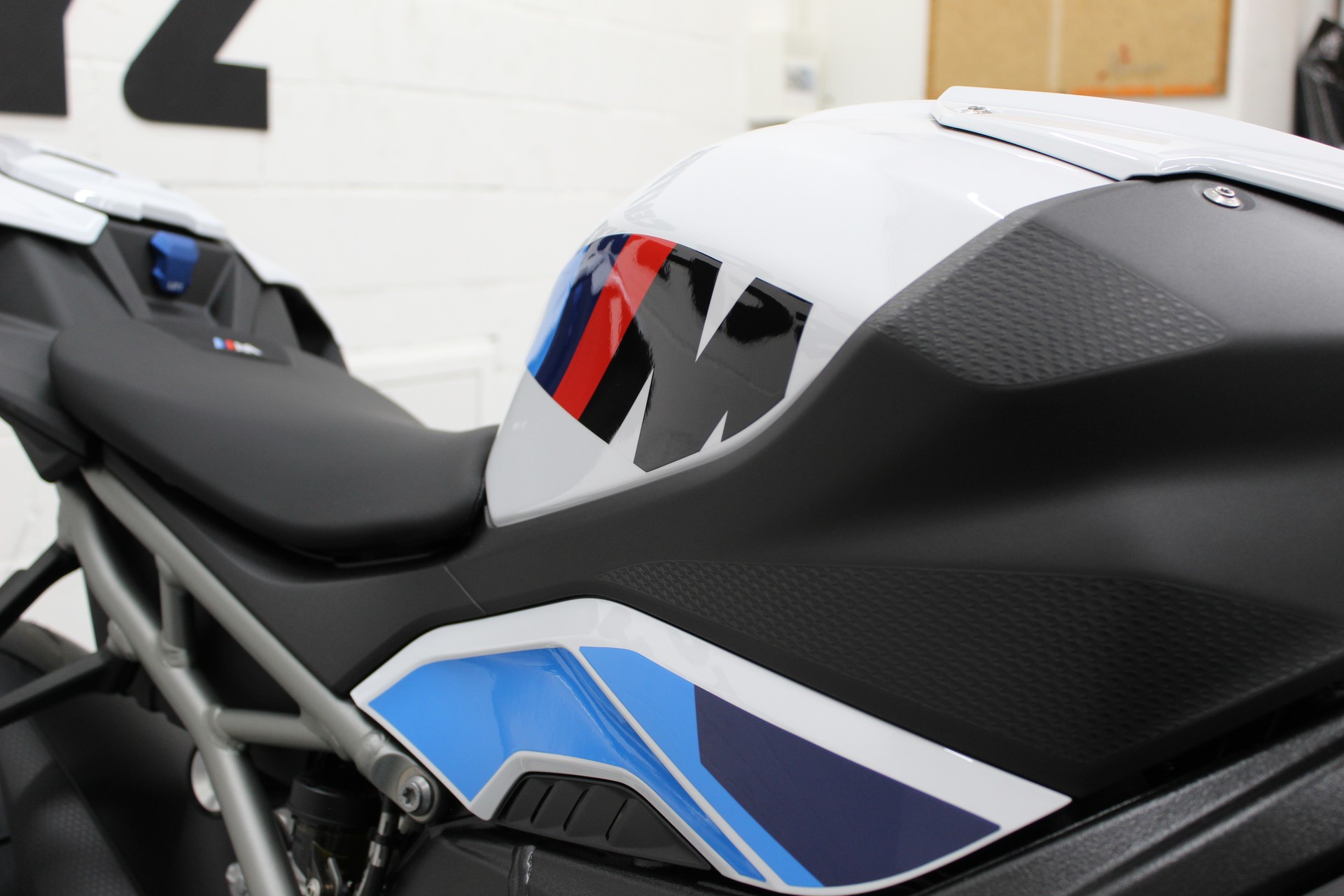 BMW M 1000 R-image-5