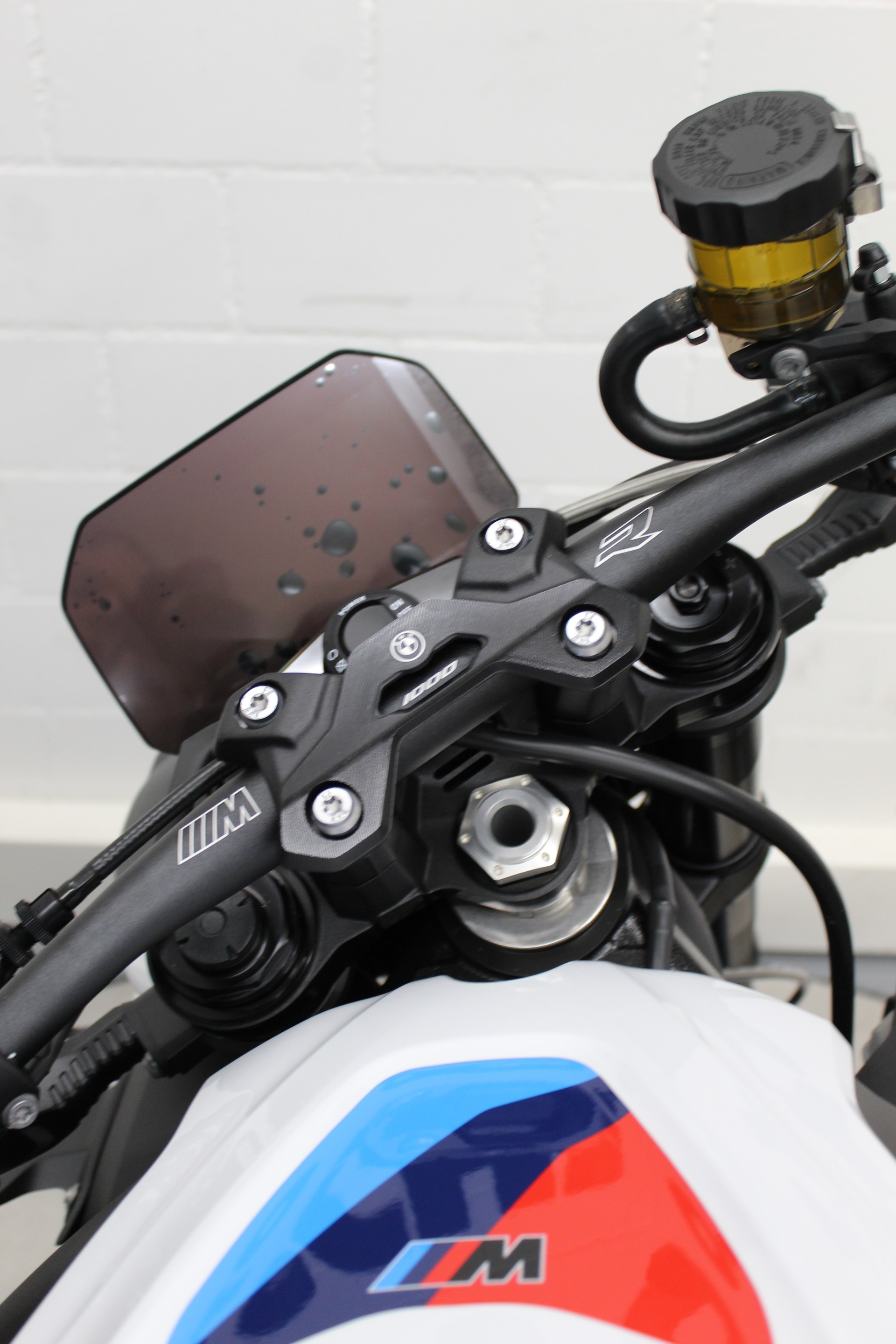BMW M 1000 R-image-9