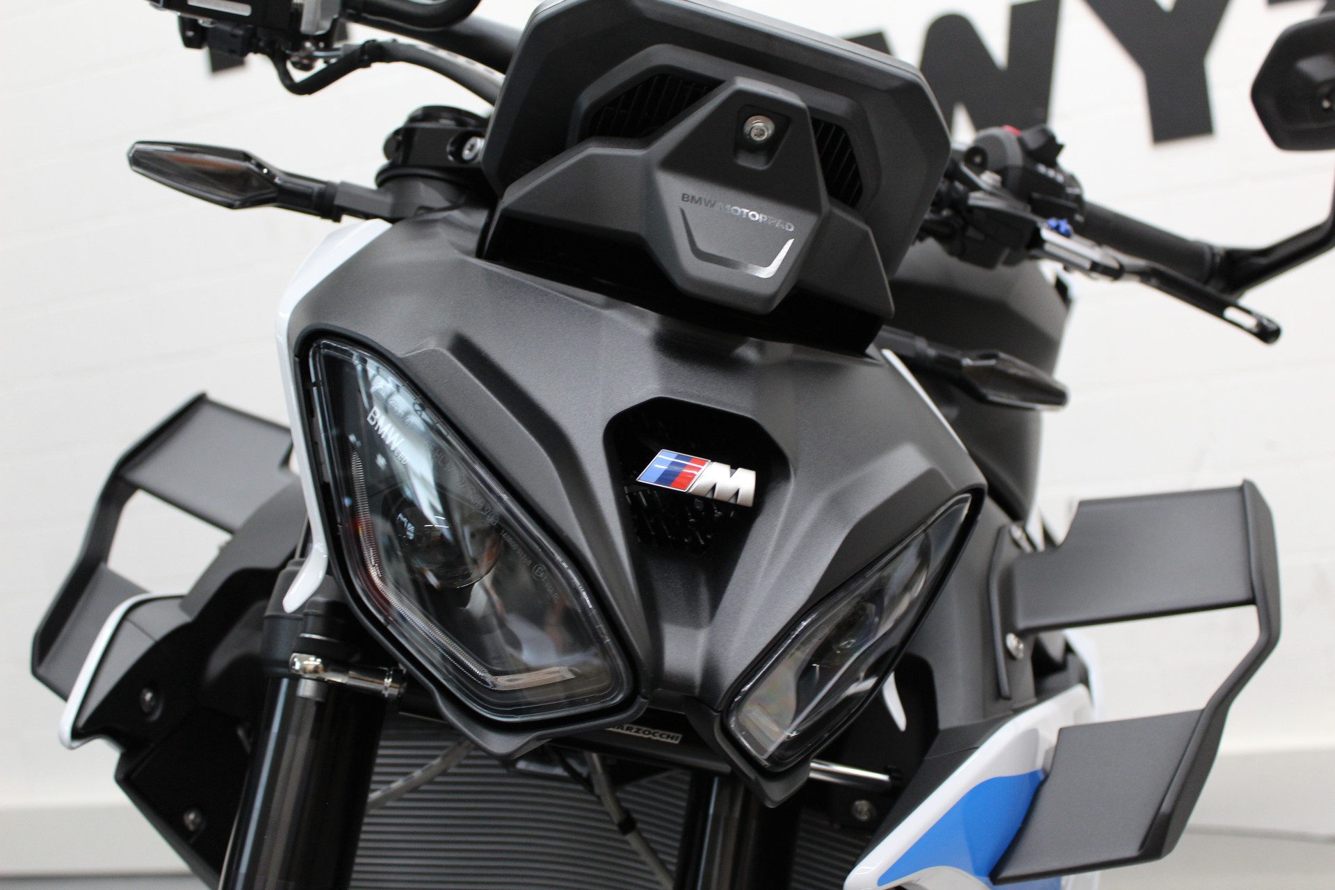 BMW M 1000 R-image-6