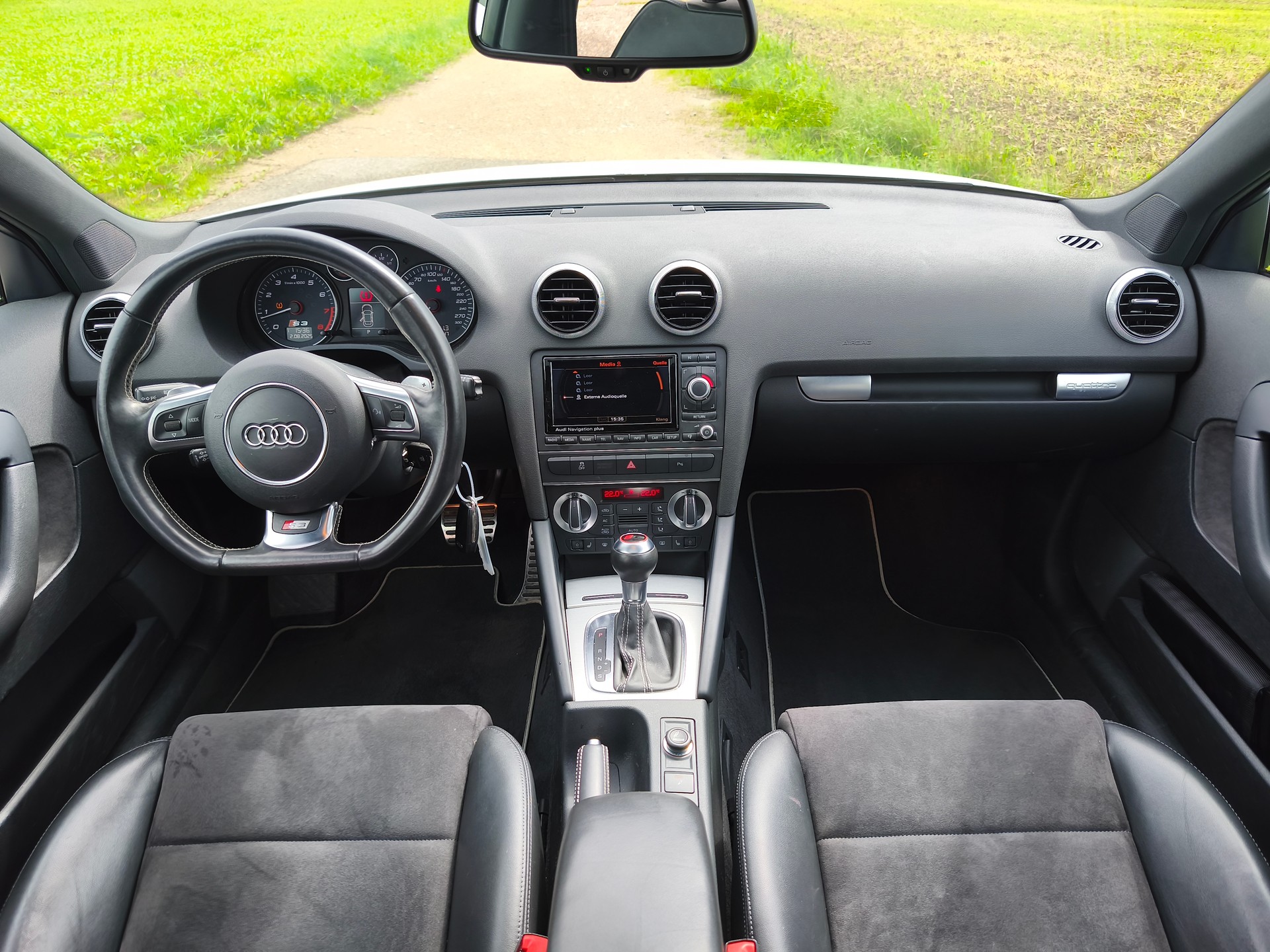 AUDI S3 Sportback 2.0 TFSI quattro S-tronic-image-9