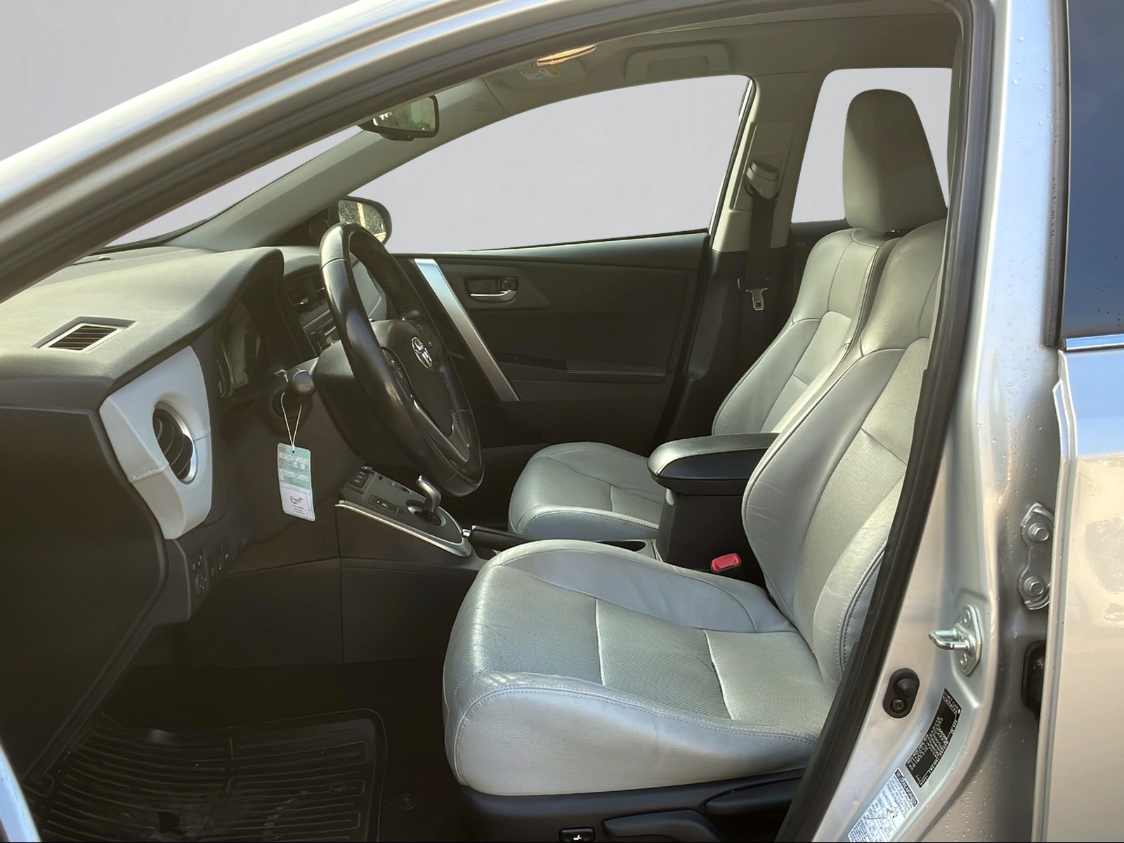 TOYOTA Auris 1.8 16V HSD Linea Sol-image-4