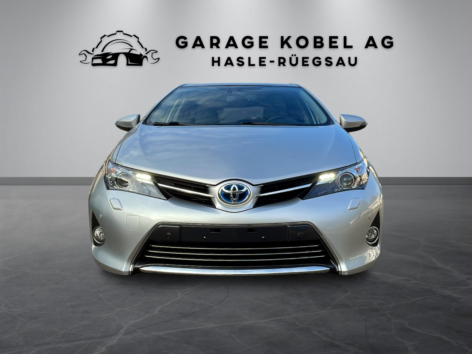 TOYOTA Auris 1.8 16V HSD Linea Sol-image-1