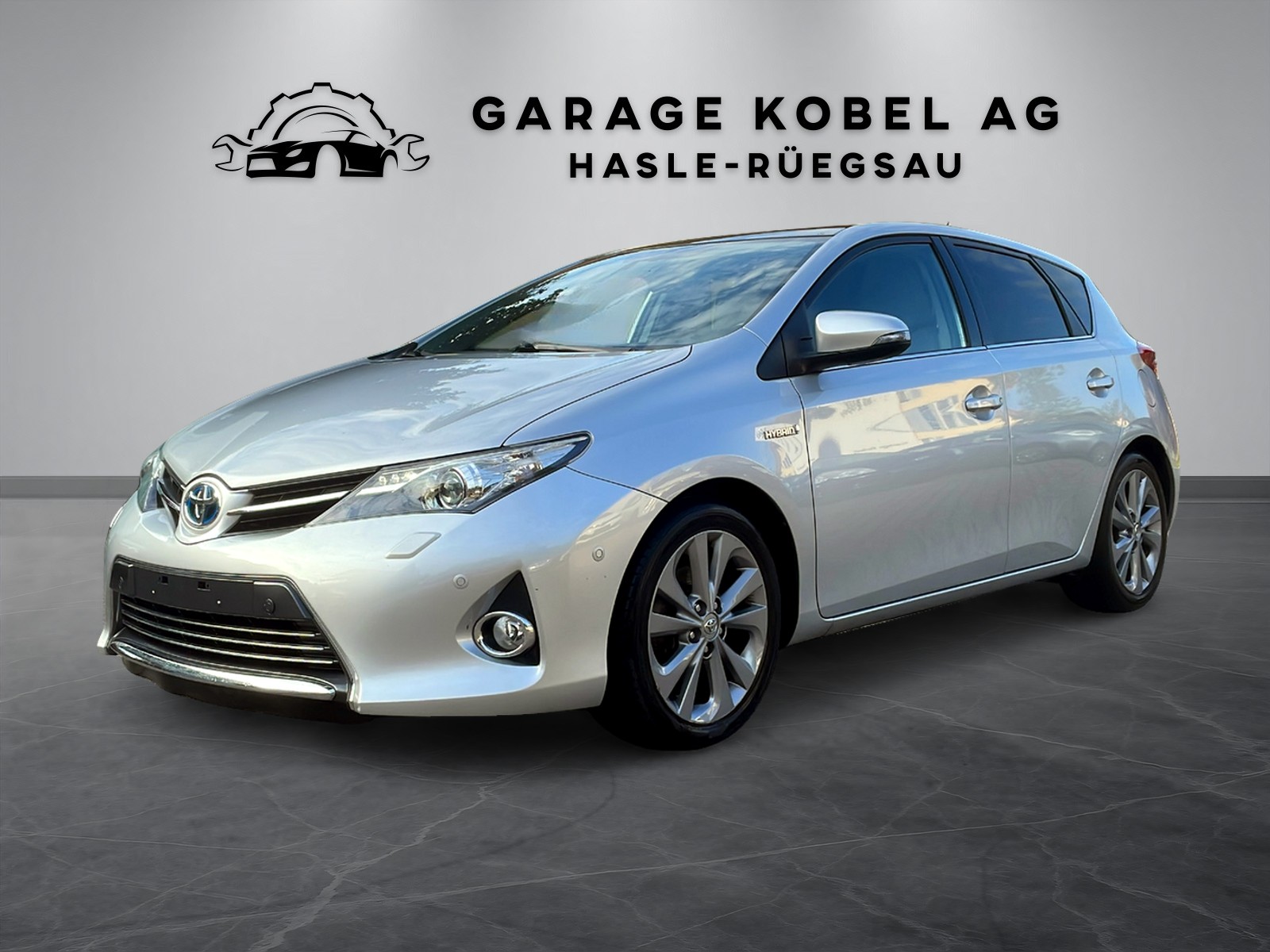 TOYOTA Auris 1.8 16V HSD Linea Sol — slika 1