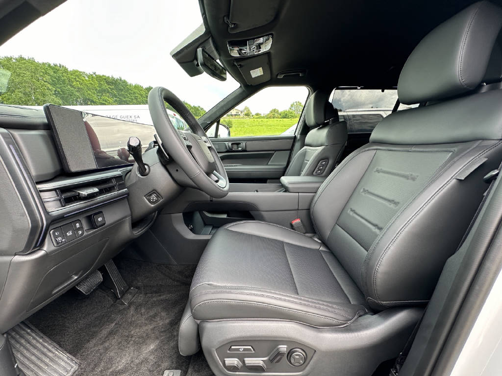 HYUNDAI Santa Fe 1.6 T-GDi PHEV Calligraphy 6P-image-6