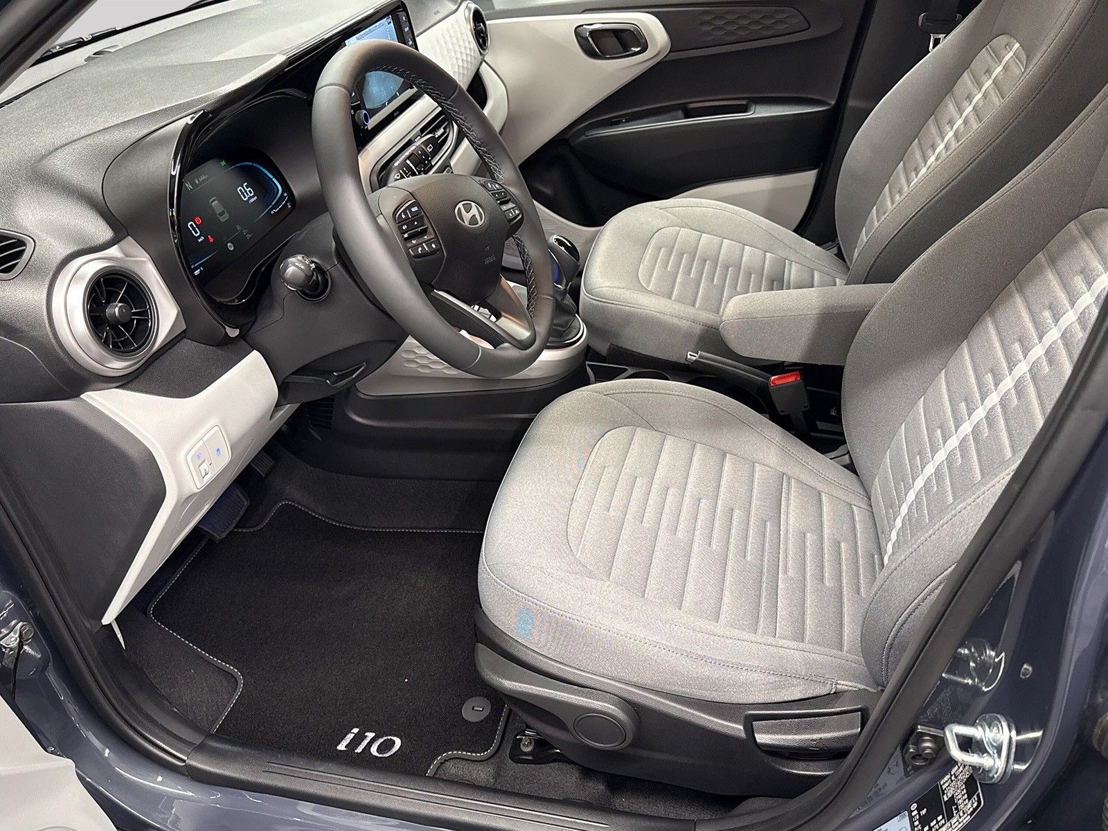 HYUNDAI i10 1.2 Vertex Aut.-image-9