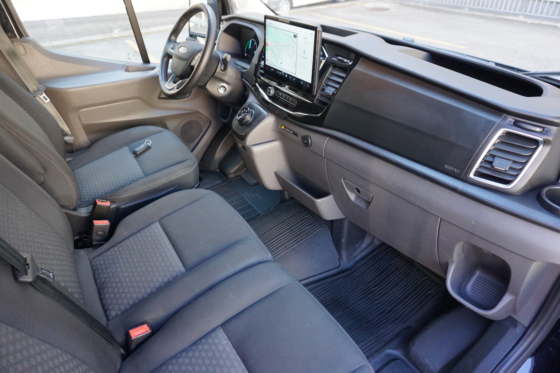 FORD E-Transit Van 350 L2 Trend RWD 68kWh-image-14