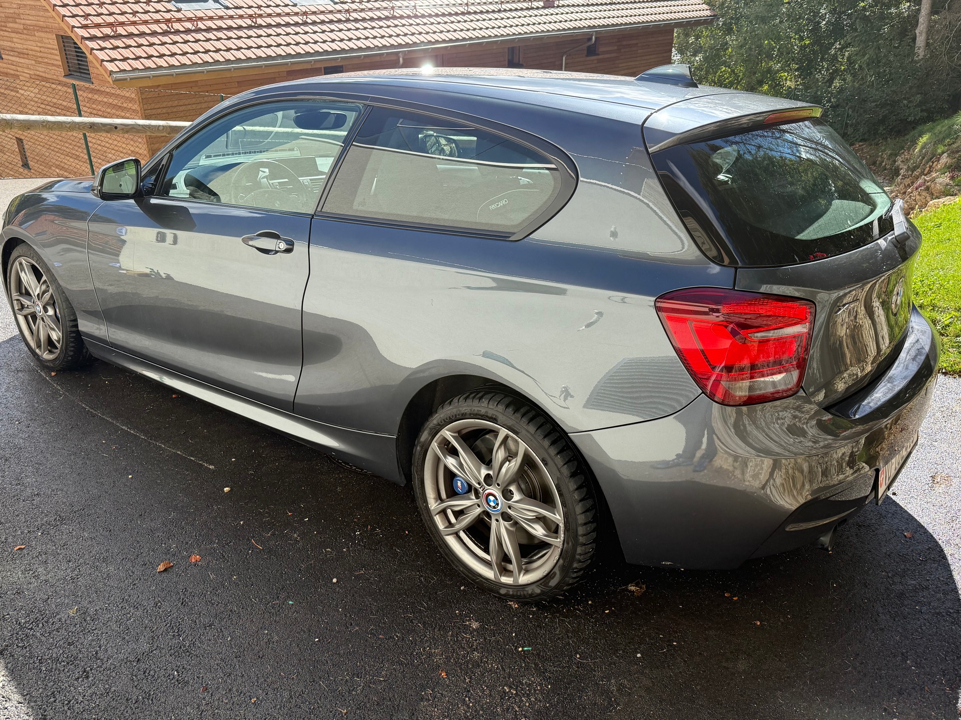 BMW M135i xDrive Steptronic-image-3