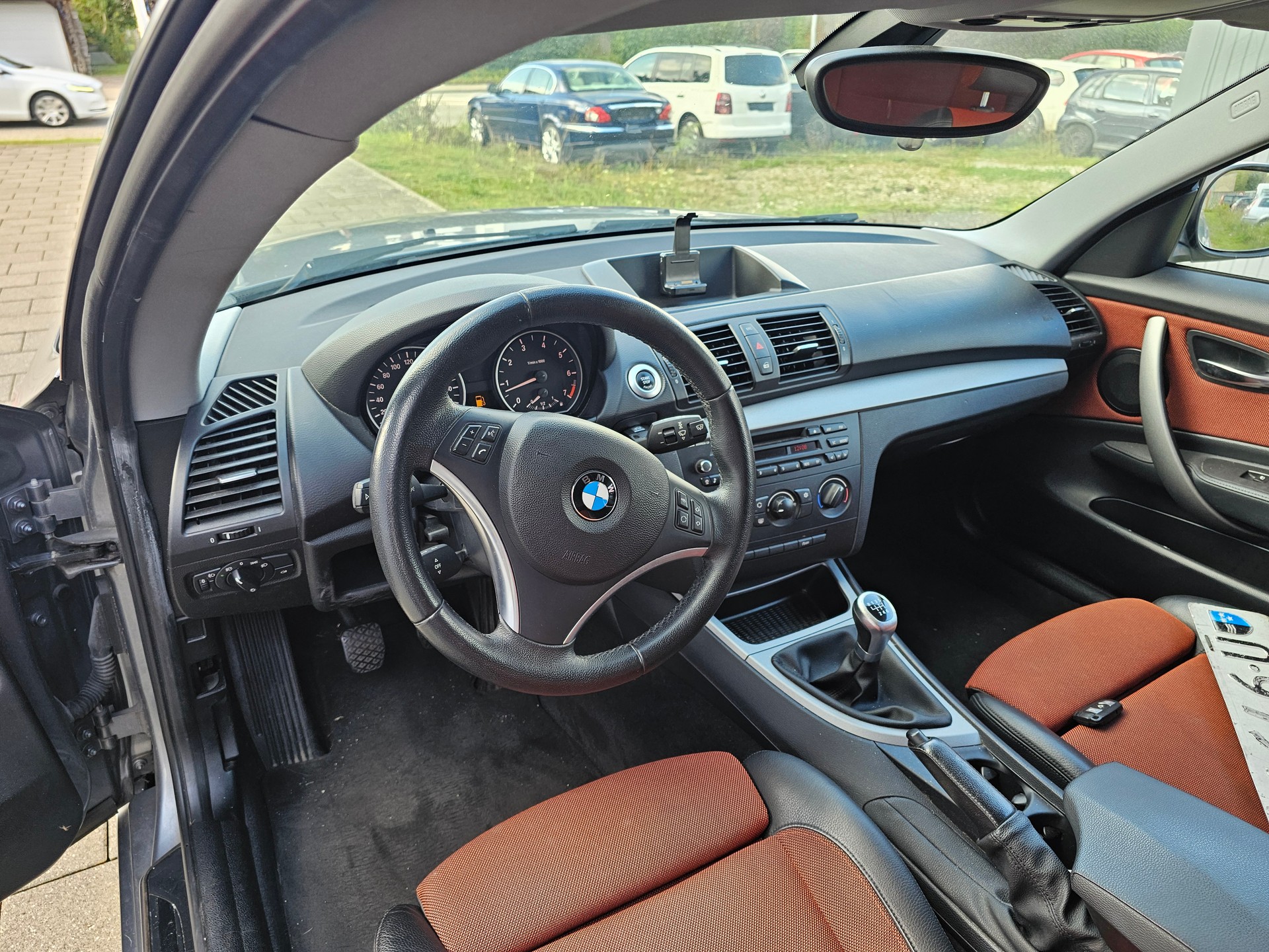 BMW 116i Dynamic Edition-image-11