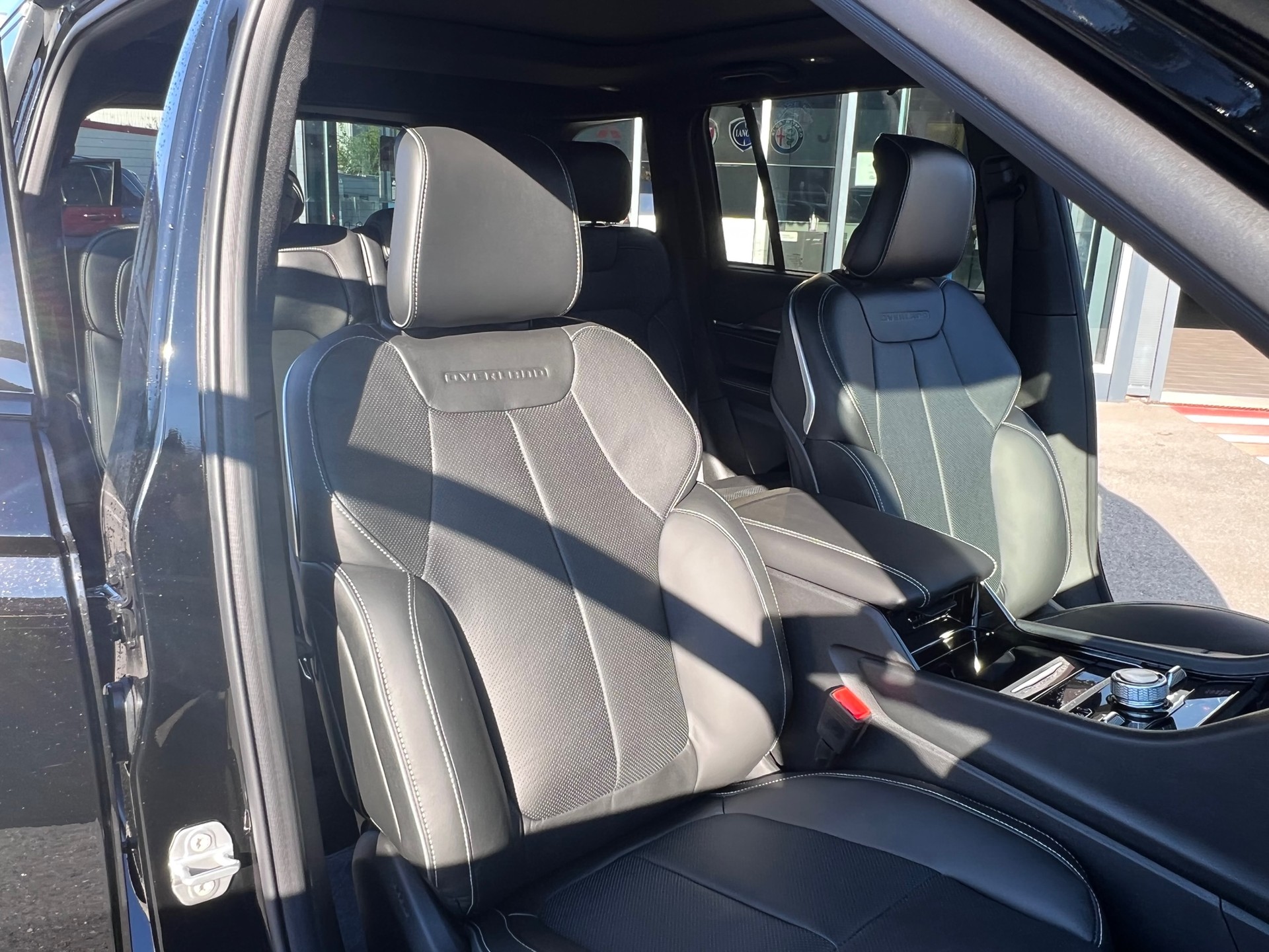 JEEP Grand Cherokee 5.7 364cv V8 Overla-image-6