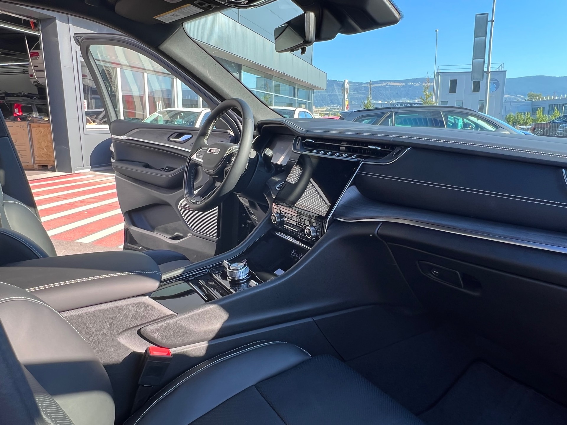 JEEP Grand Cherokee 5.7 364cv V8 Overla-image-5