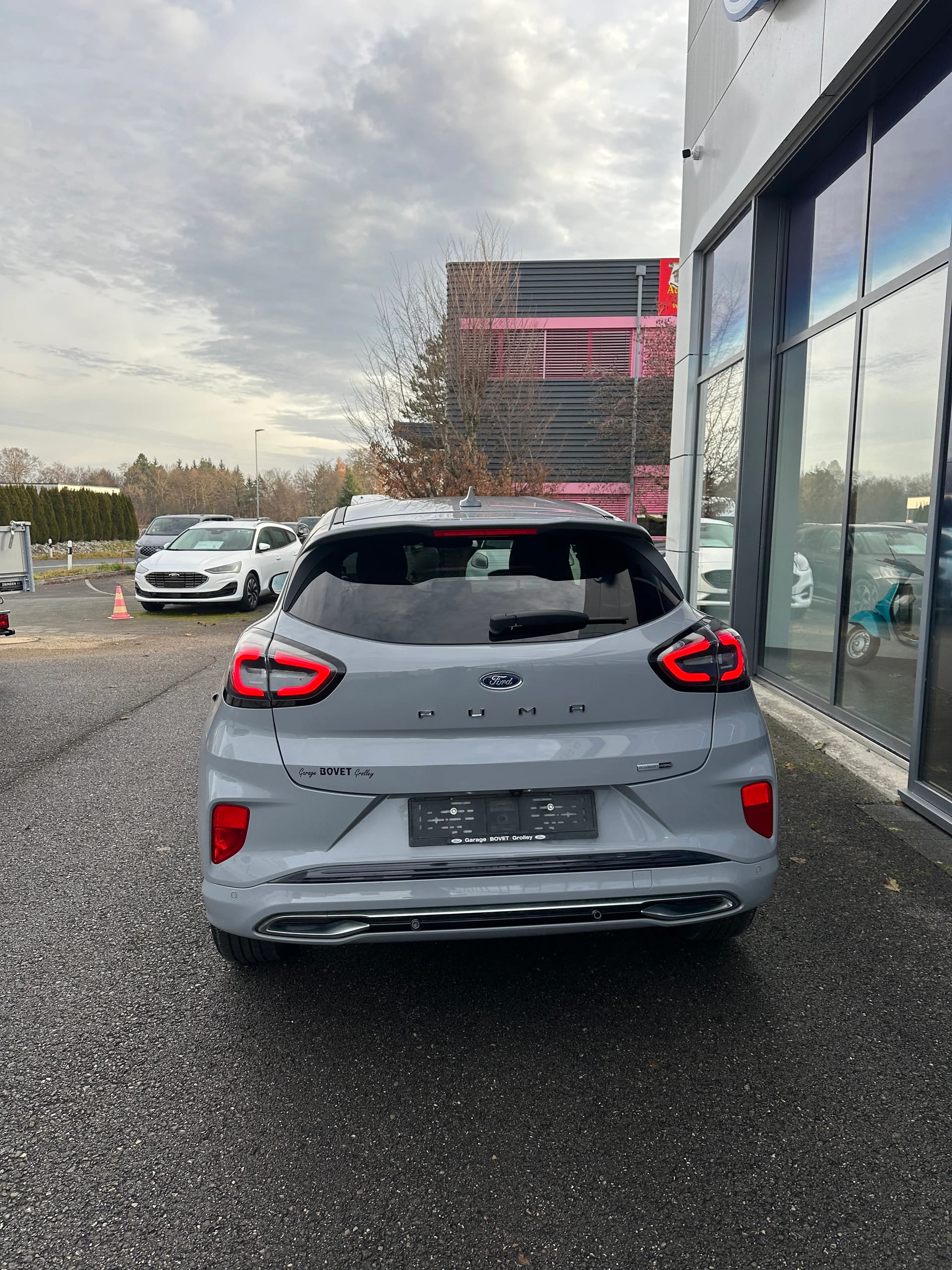 FORD Puma 1.0 EcoB Hybrid 155 ST-Line Vignale-image-4