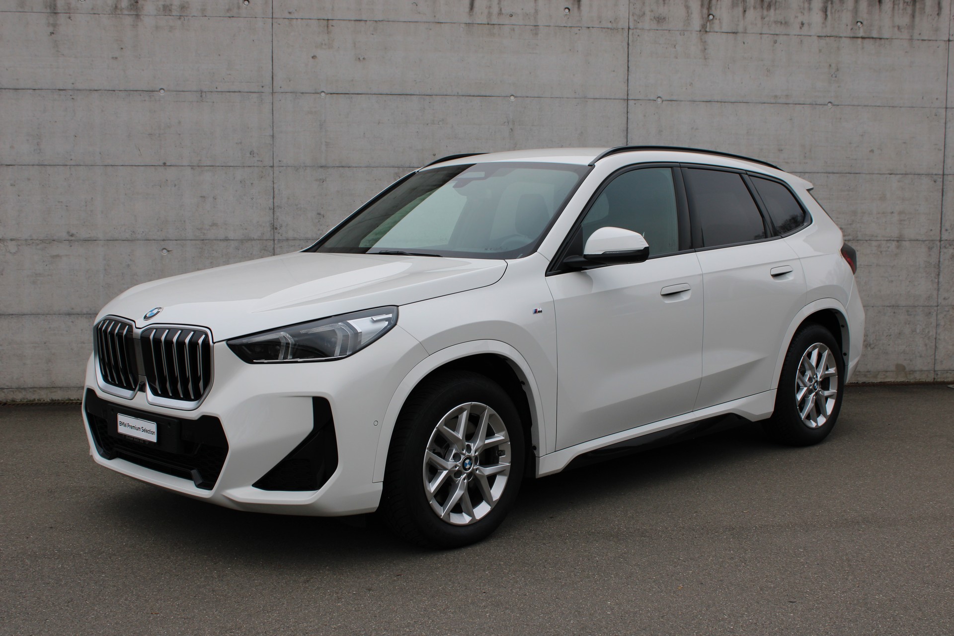 BMW X1 xDrive 23i 48V M Sport-image-0