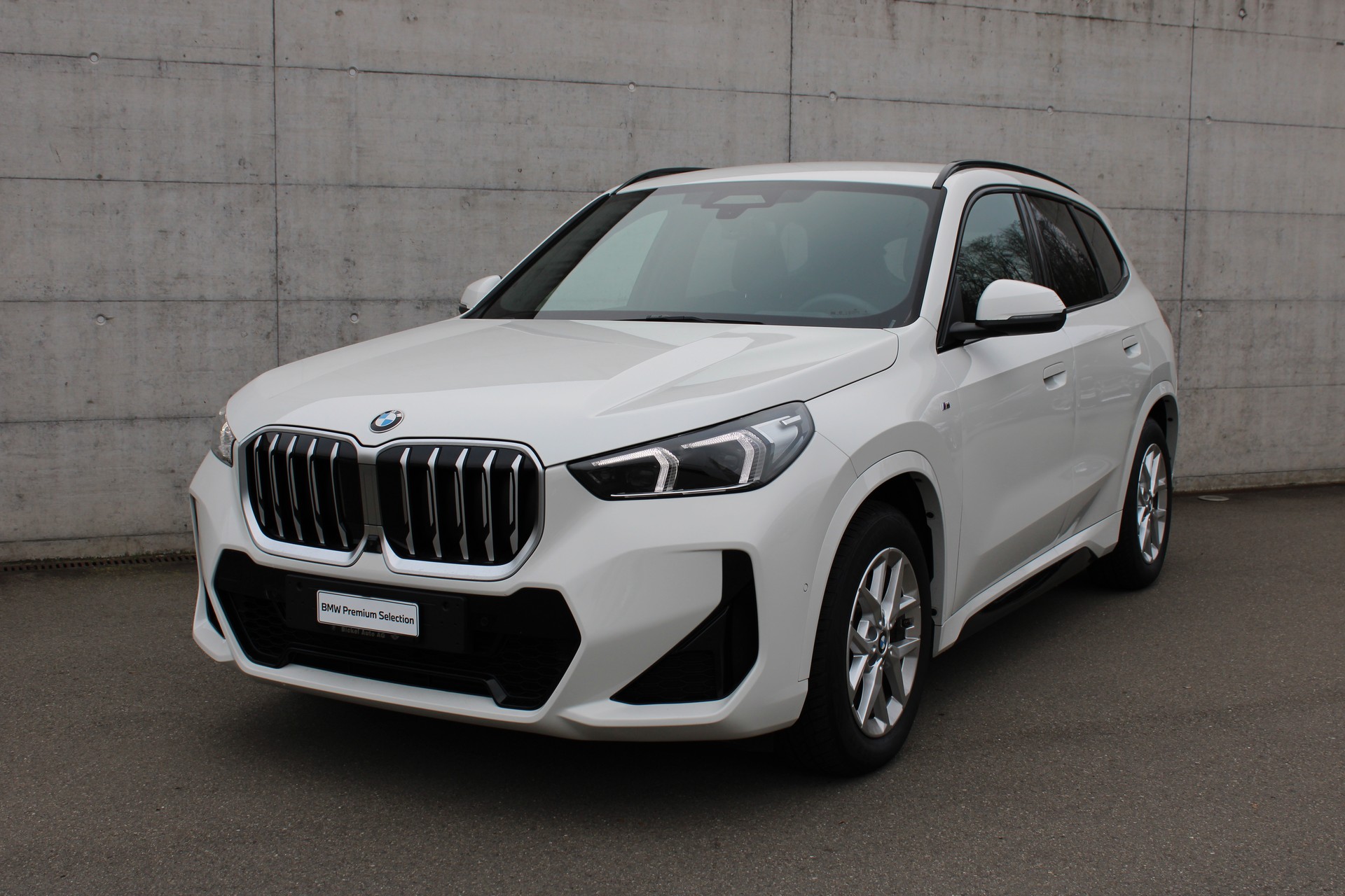 BMW X1 xDrive 23i 48V M Sport-image-2