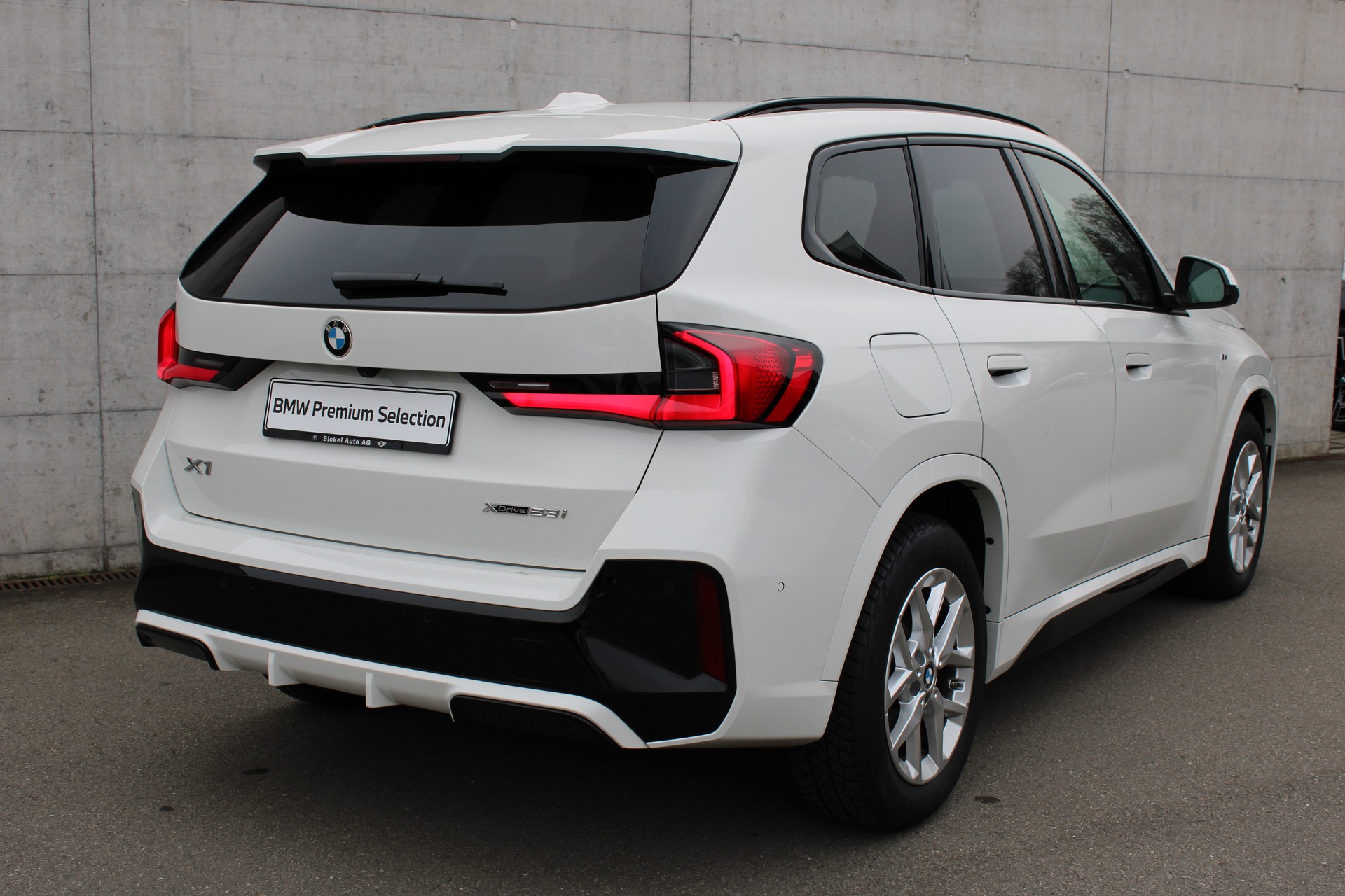 BMW X1 xDrive 23i 48V M Sport-image-4