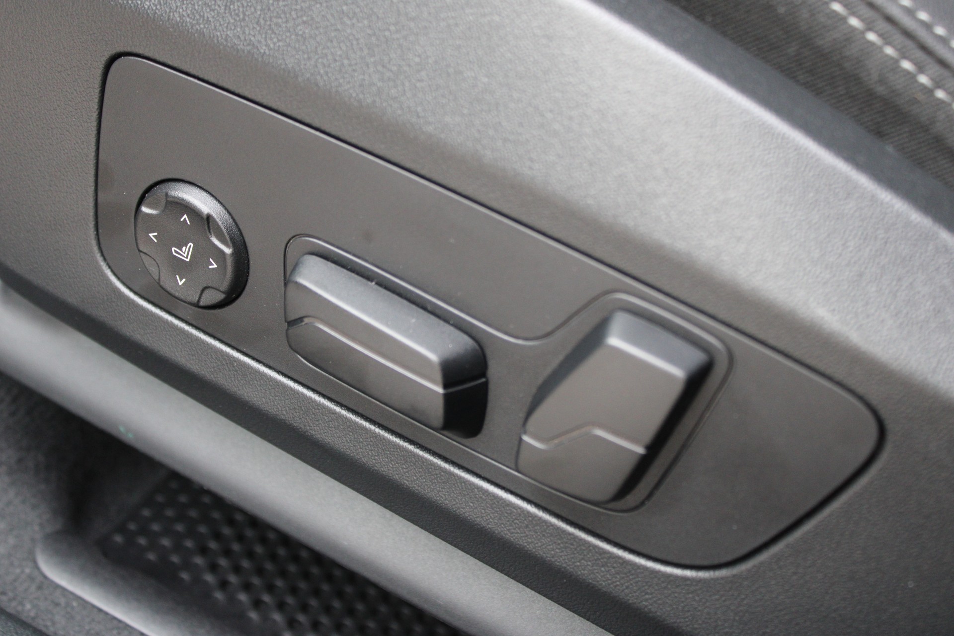 BMW X1 xDrive 23i 48V M Sport-image-14