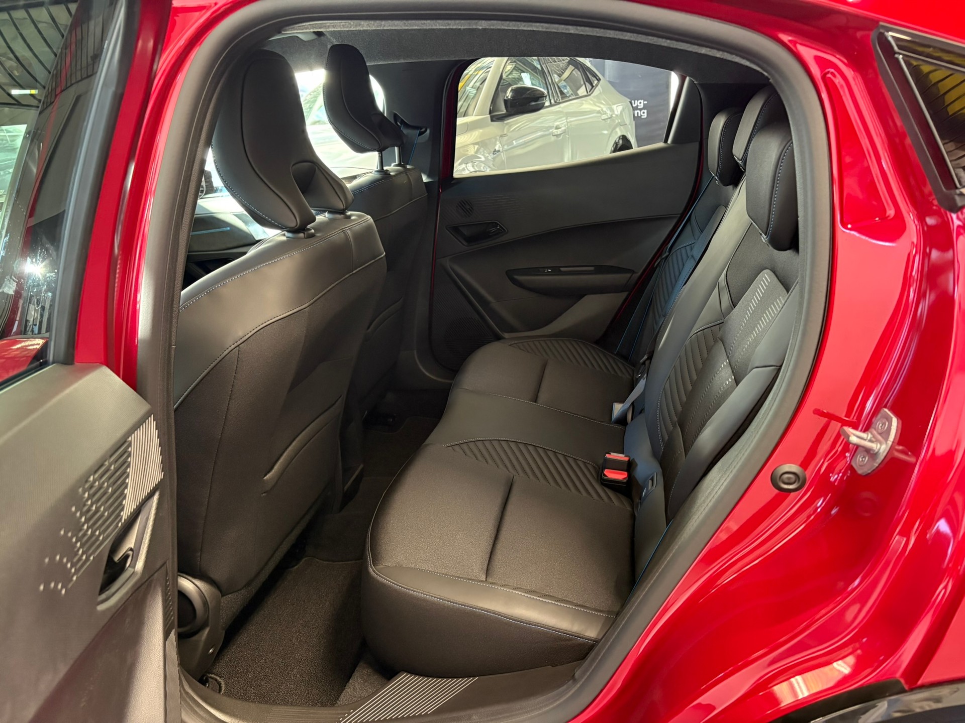 RENAULT Clio 1.8 E-Tech Esprit Alpine-image-9