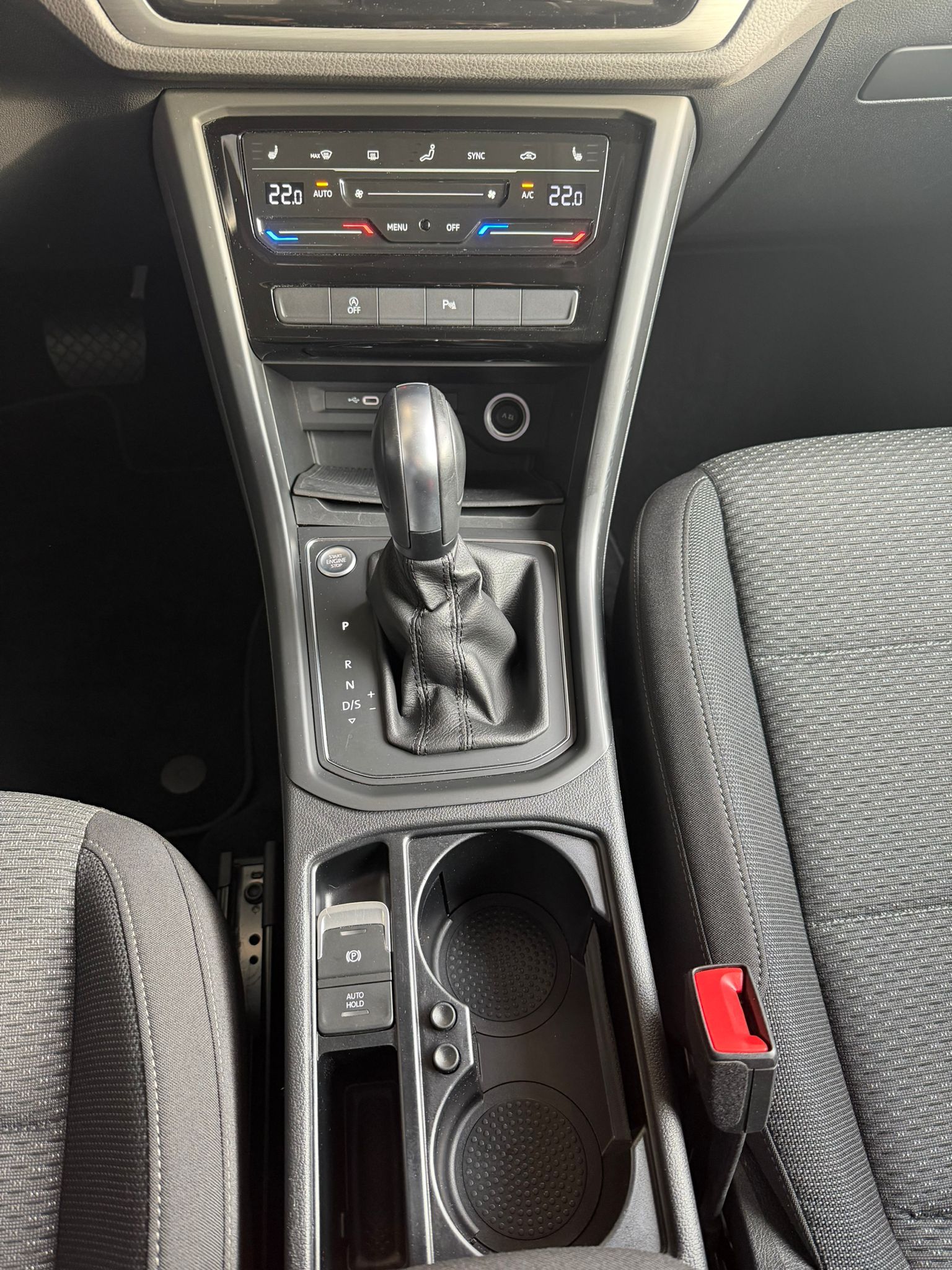 VW Touran 2.0 TDI SCR Comfortline DSG-image-9