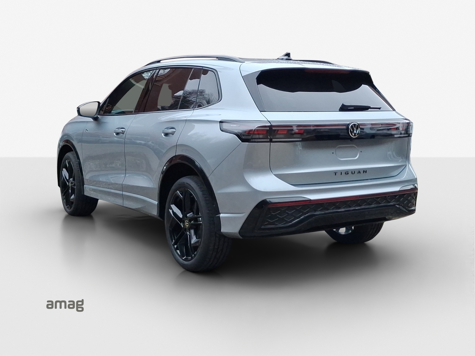 VW Tiguan 2.0 TSI DSG R-Line 4Motion-image-2
