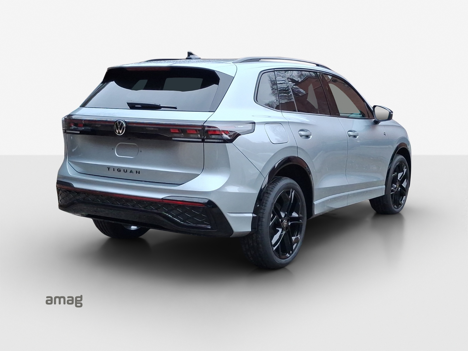 VW Tiguan 2.0 TSI DSG R-Line 4Motion-image-4