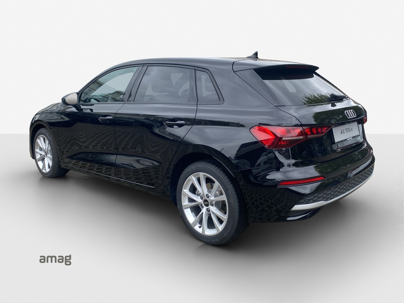 AUDI A3 Sportback TFSI e 150 kW Attraction S-tronic-image-2