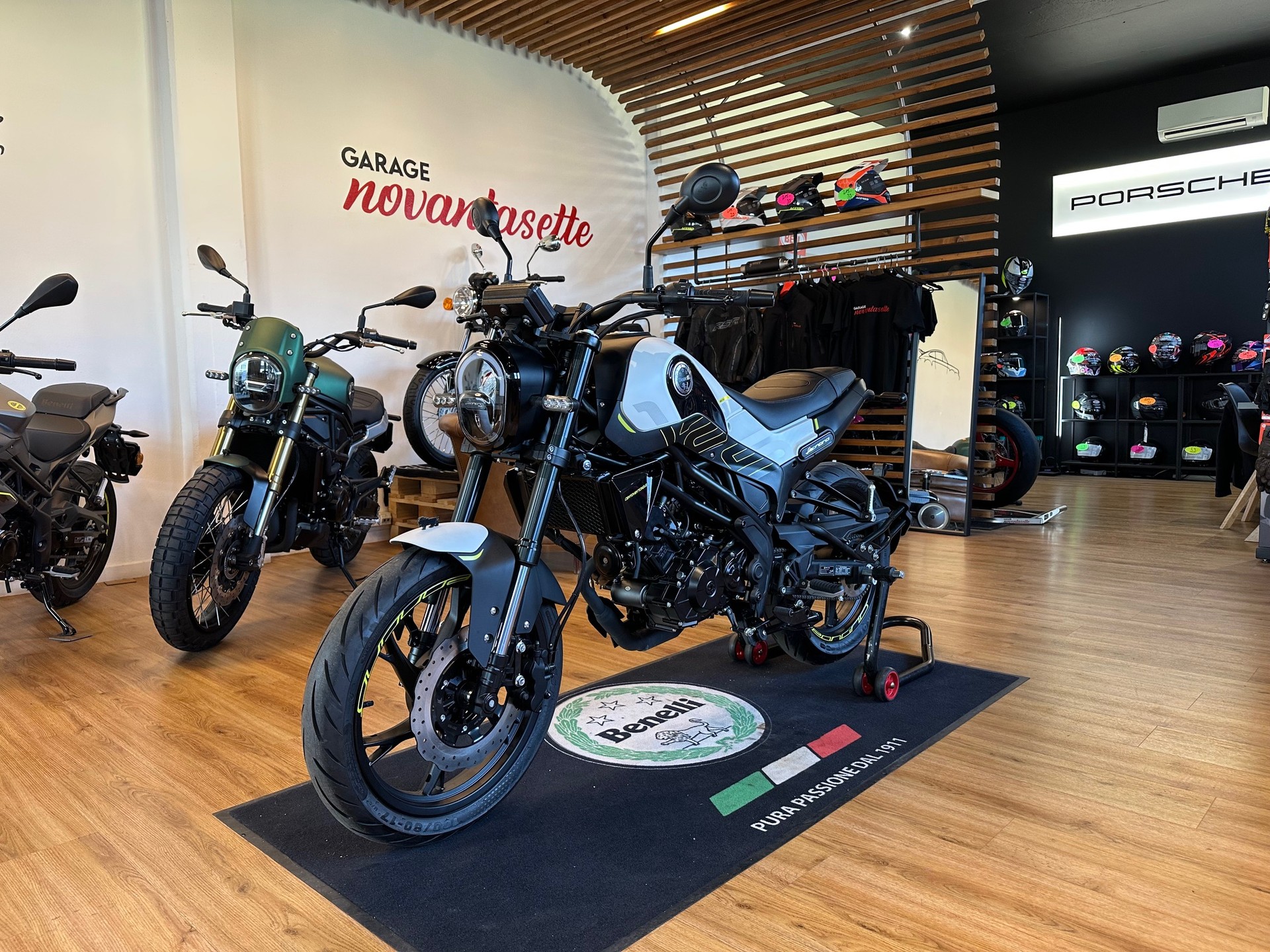 BENELLI Leoncino 125