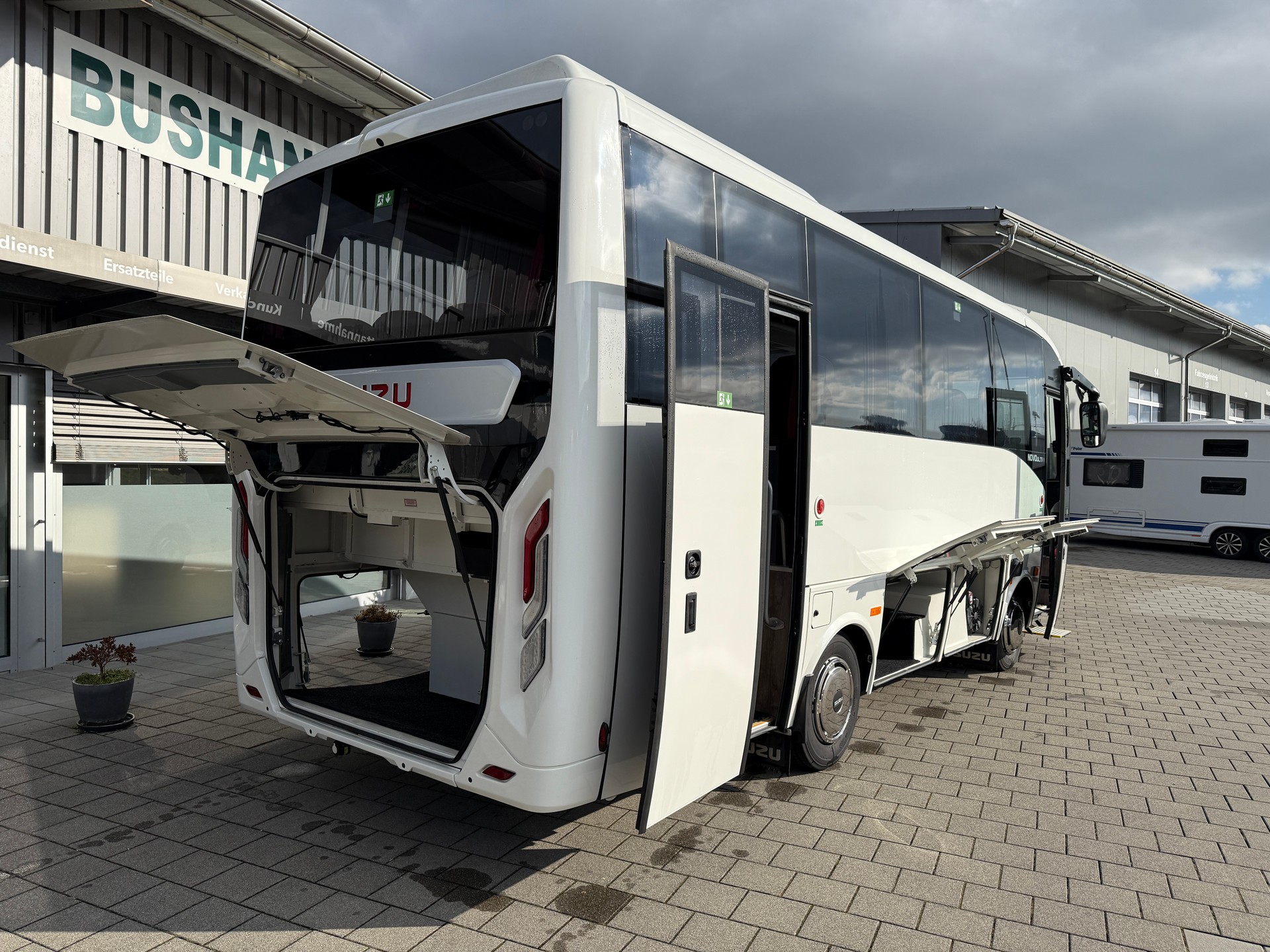 ISUZU AOS Novo Ultra Midibus-image-4