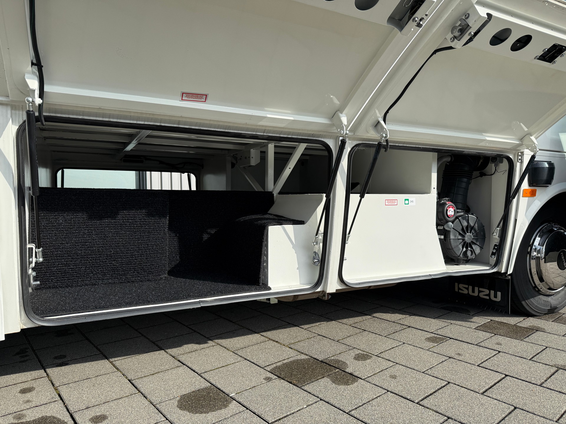 ISUZU AOS Novo Ultra Midibus-image-2