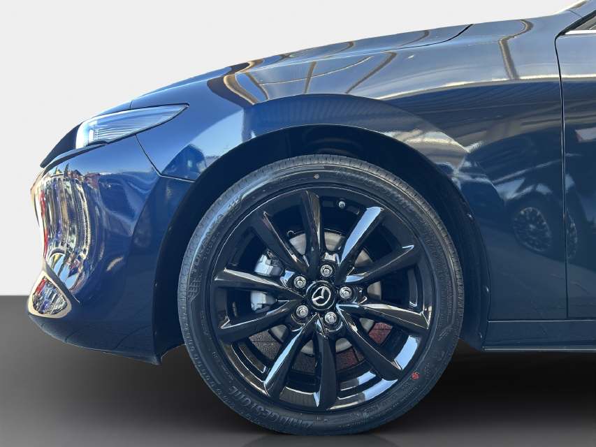 MAZDA 3 2.0/186 Exclusive-Line 4x4-image-8