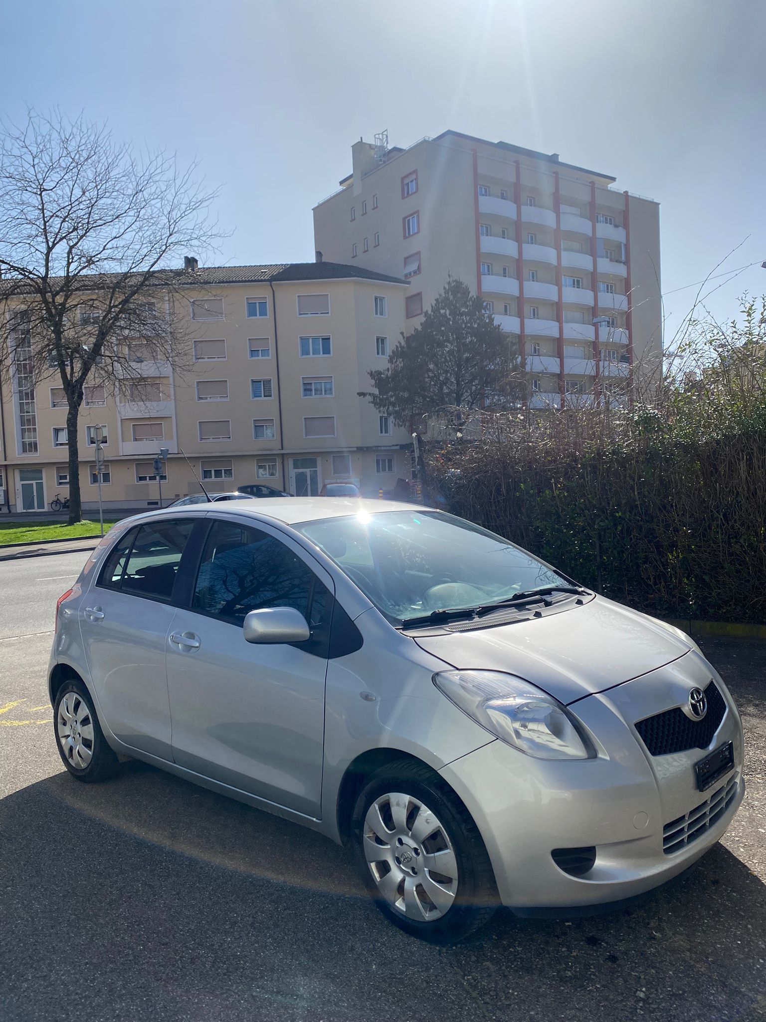 TOYOTA Yaris 1.0 Linea Luna-image-3