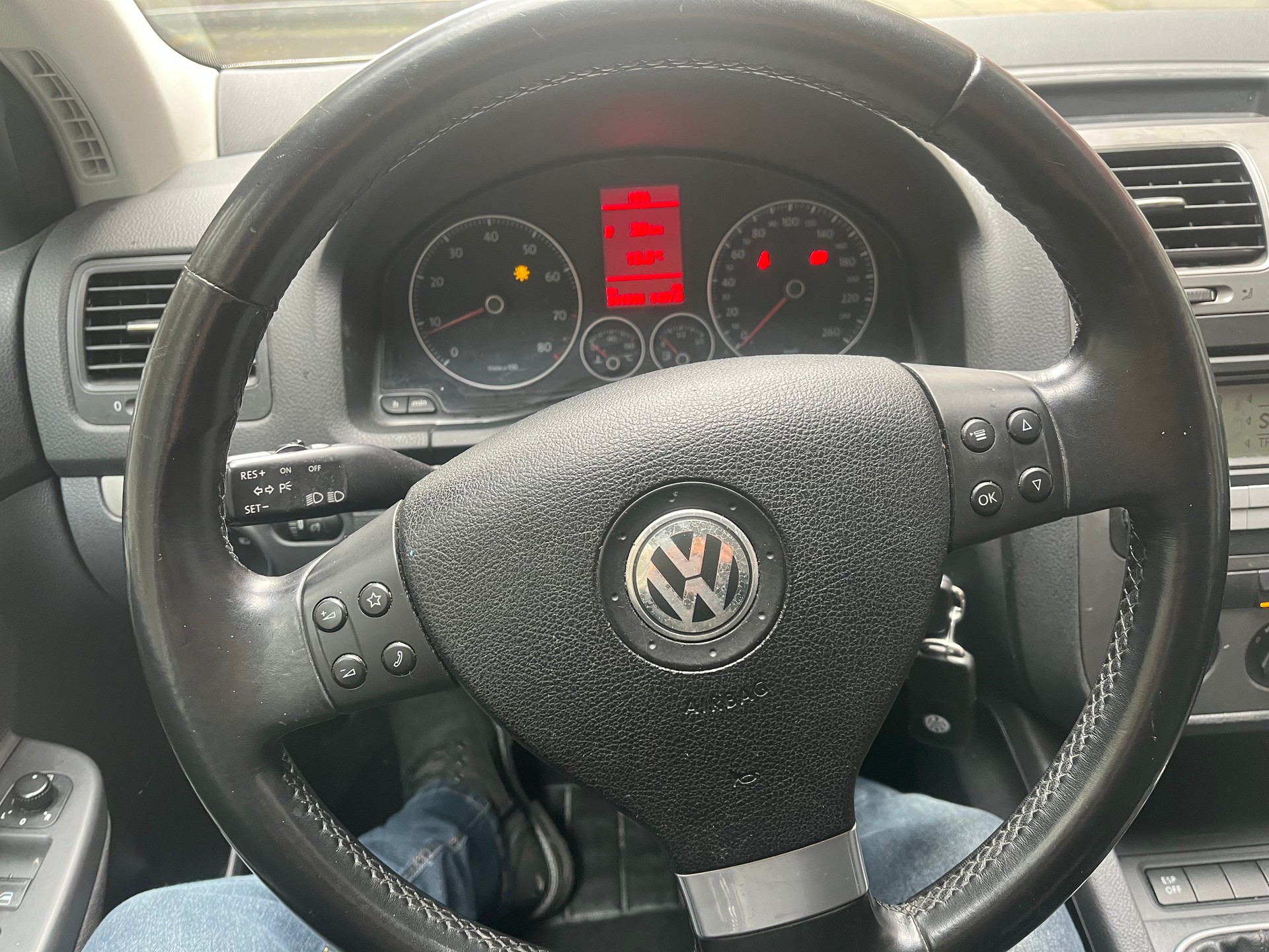 VW Golf 2.0 FSI Comfortline 4Motion-image-9