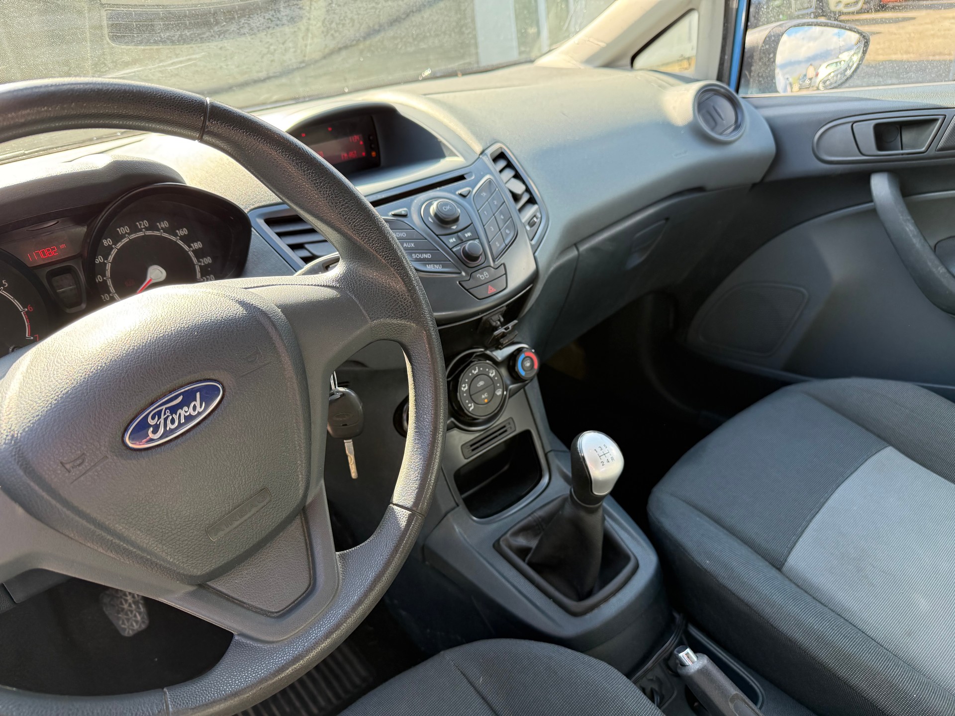 FORD Fiesta 1.25 16V Ambiente-image-9