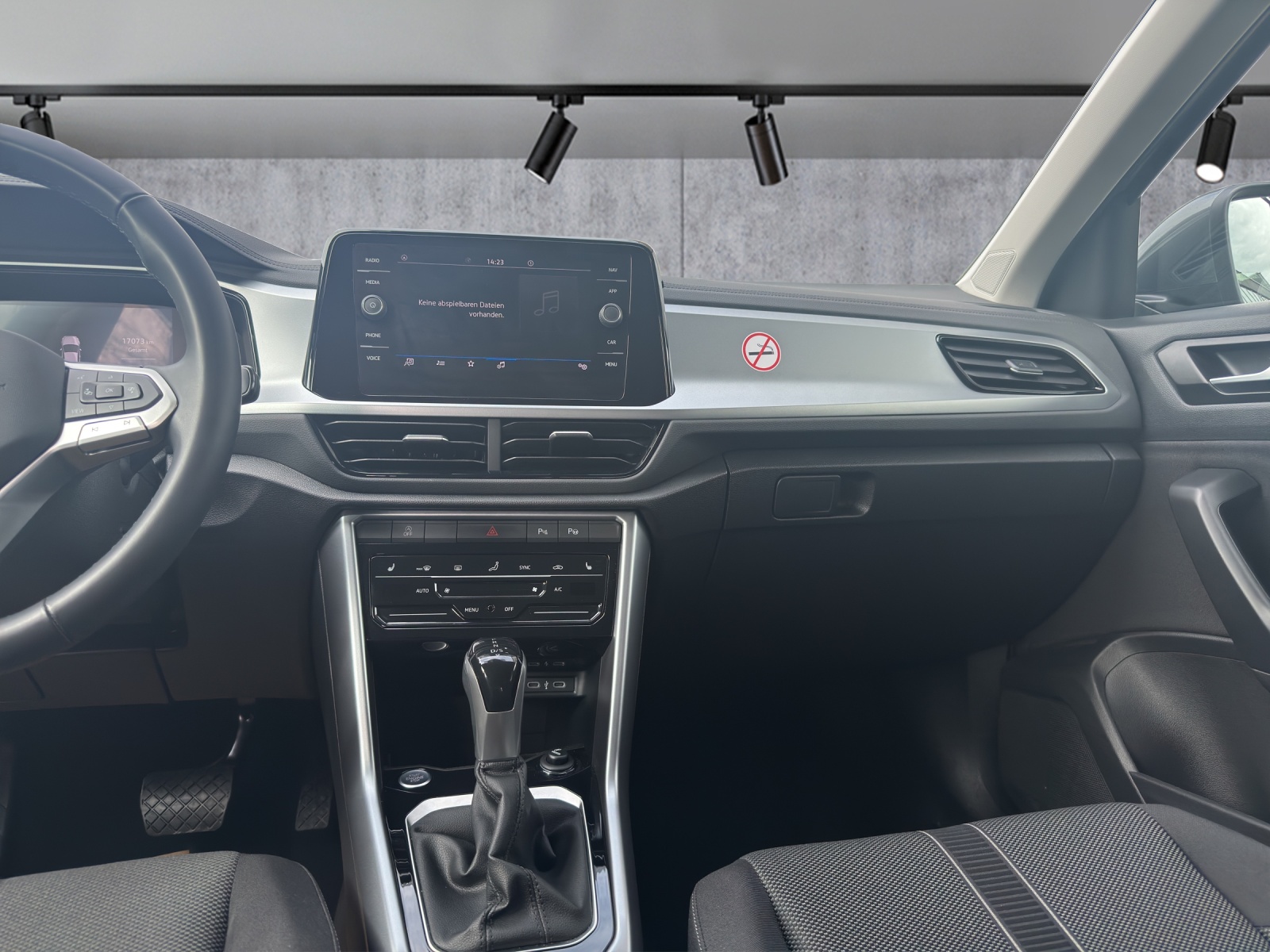 VW T-Roc 1.5 TSI EVO Life DSG-image-9