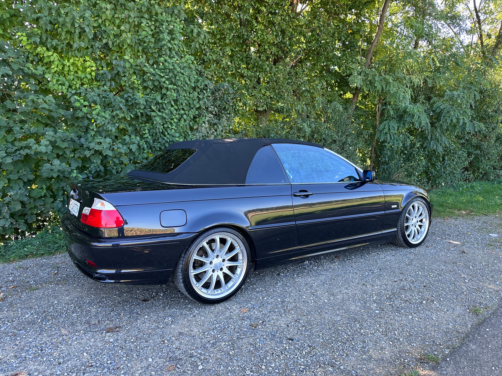 BMW 330Ci Cabriolet-image-5