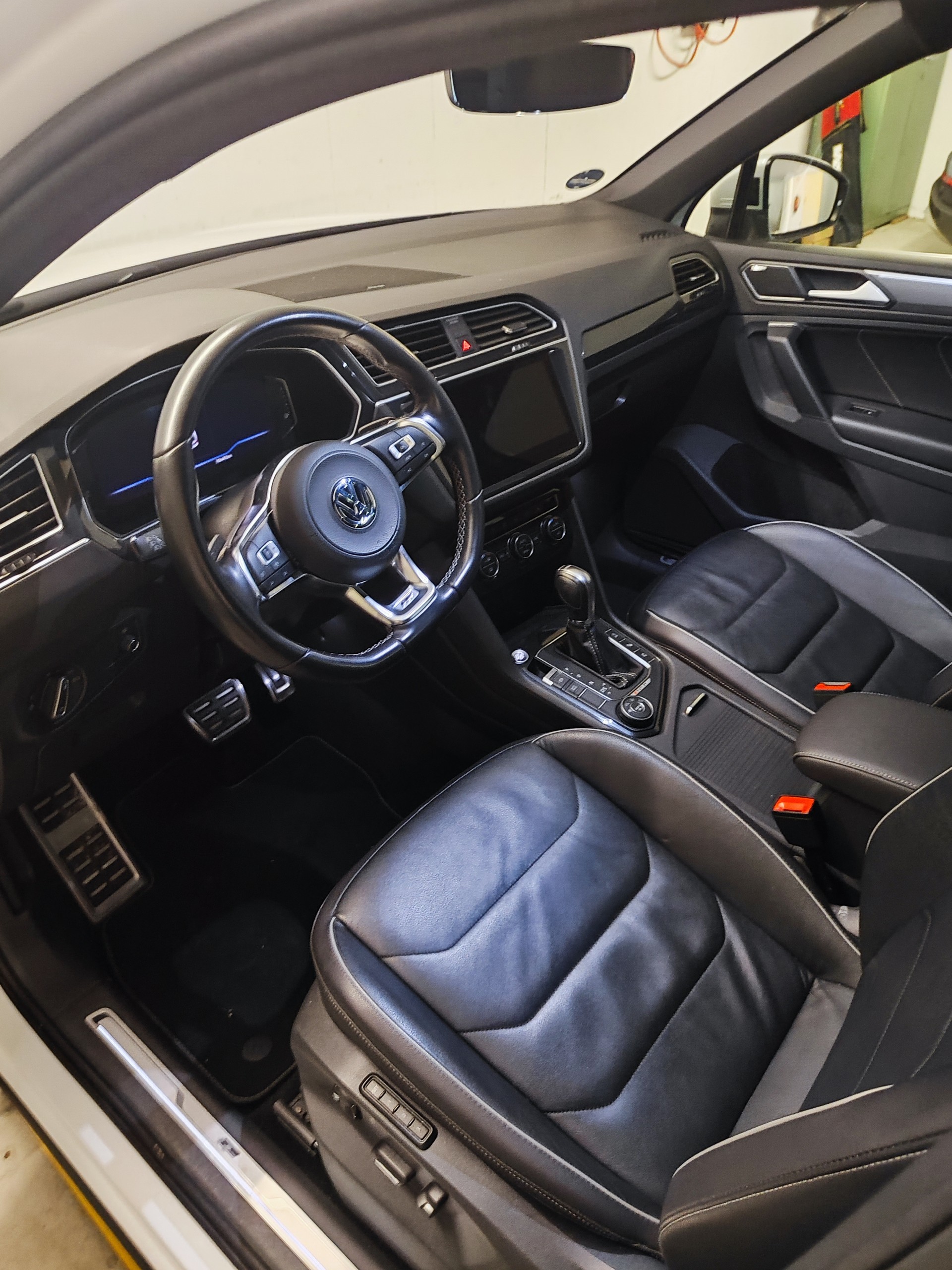 VW Tiguan 2.0TSI Highline 4Motion DSG-image-5