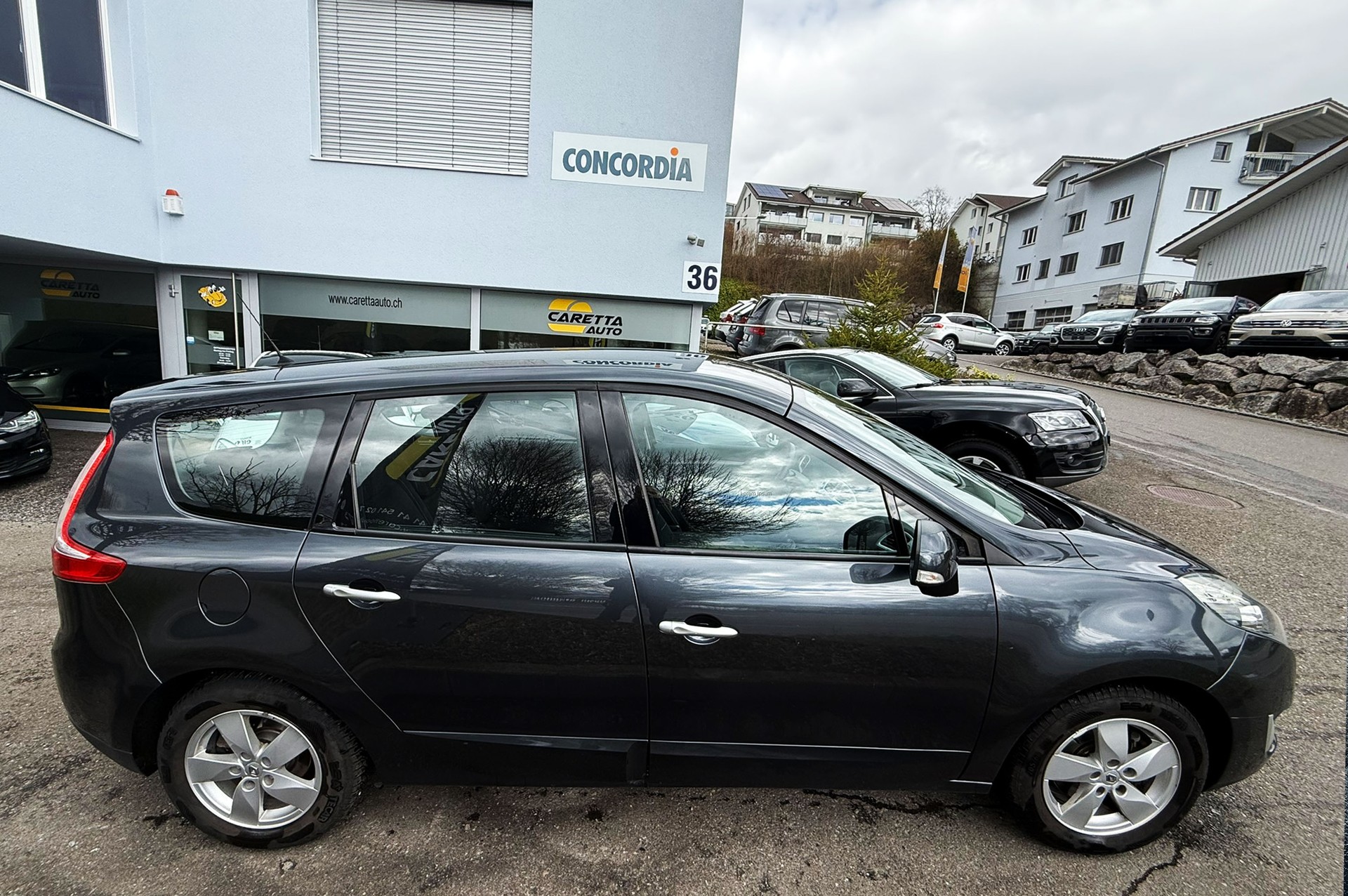 RENAULT Grand Scénic 1.4 16V Turbo Expression-image-8