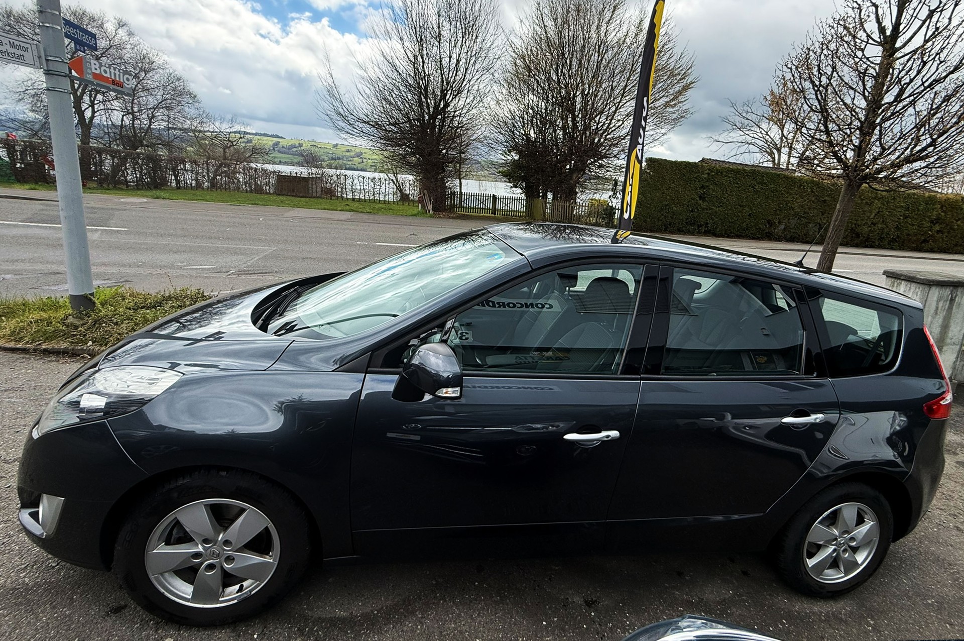 RENAULT Grand Scénic 1.4 16V Turbo Expression-image-3