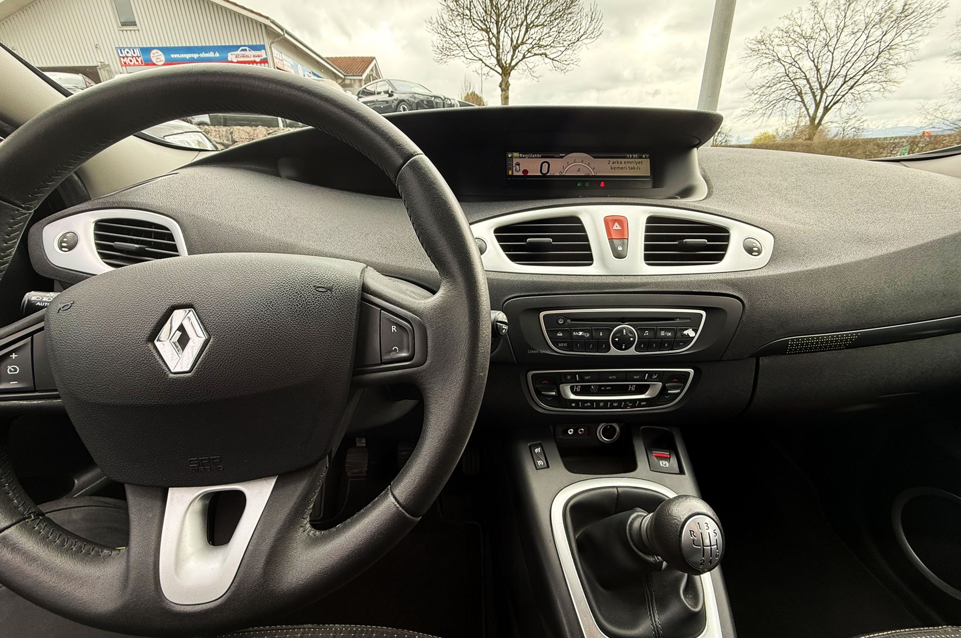 RENAULT Grand Scénic 1.4 16V Turbo Expression-image-10
