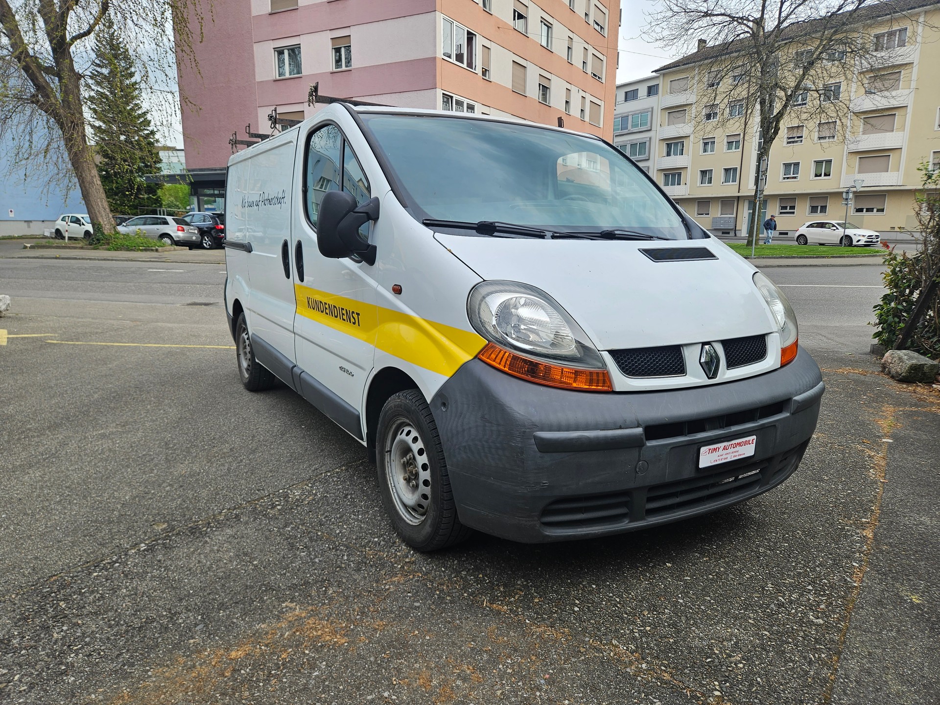 RENAULT Trafic 1.9 dCi 100 2.9t-image-2