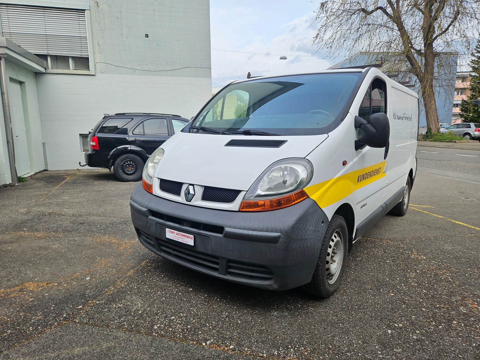 RENAULT Trafic 1.9 dCi 100 2.9t-image-1
