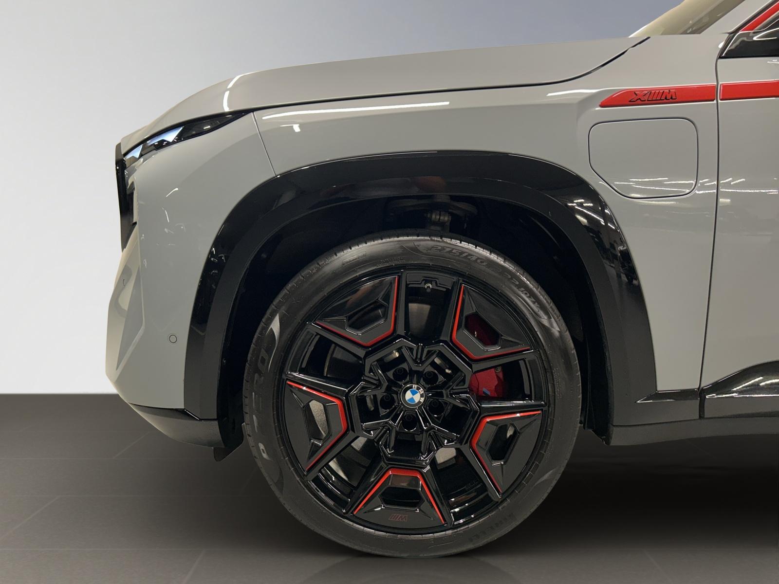 BMW XM Label Plug-in Hybrid-image-8